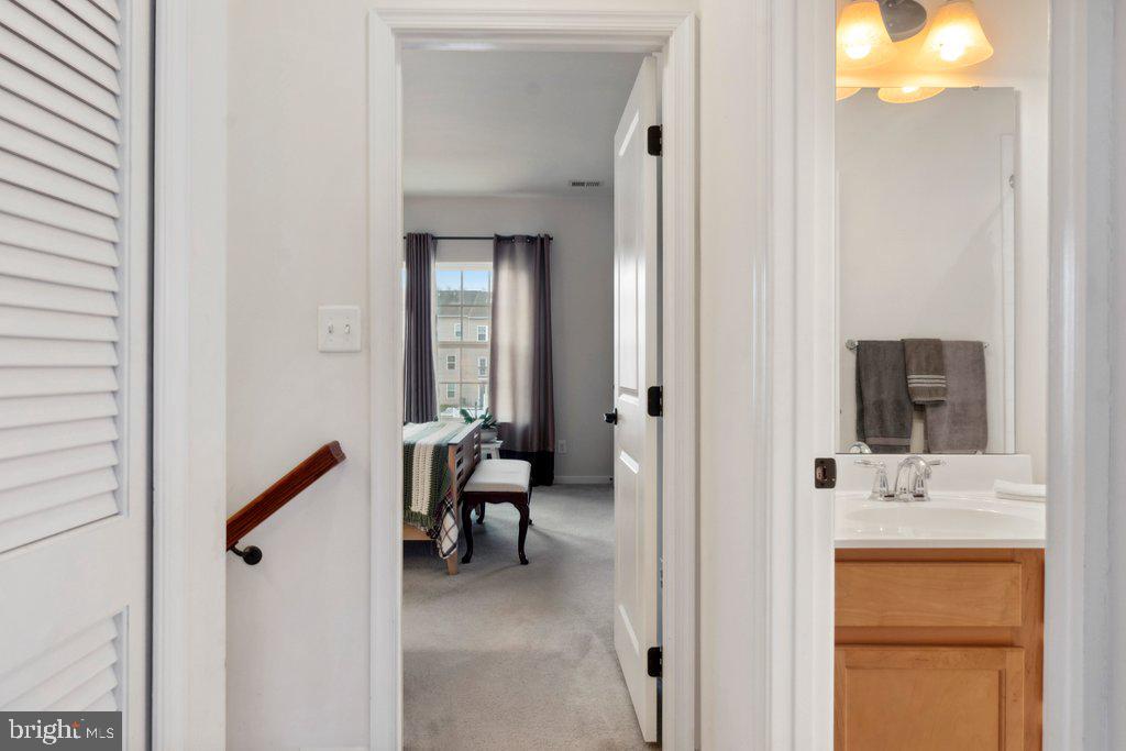 STONEGATE AT REGENTS GLEN - Residential