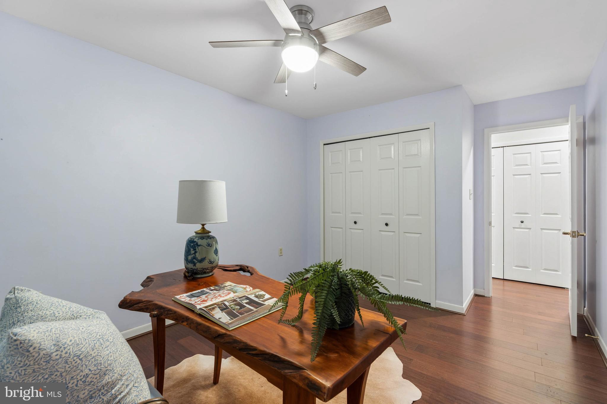 HOLLY KNOLL - Residential
