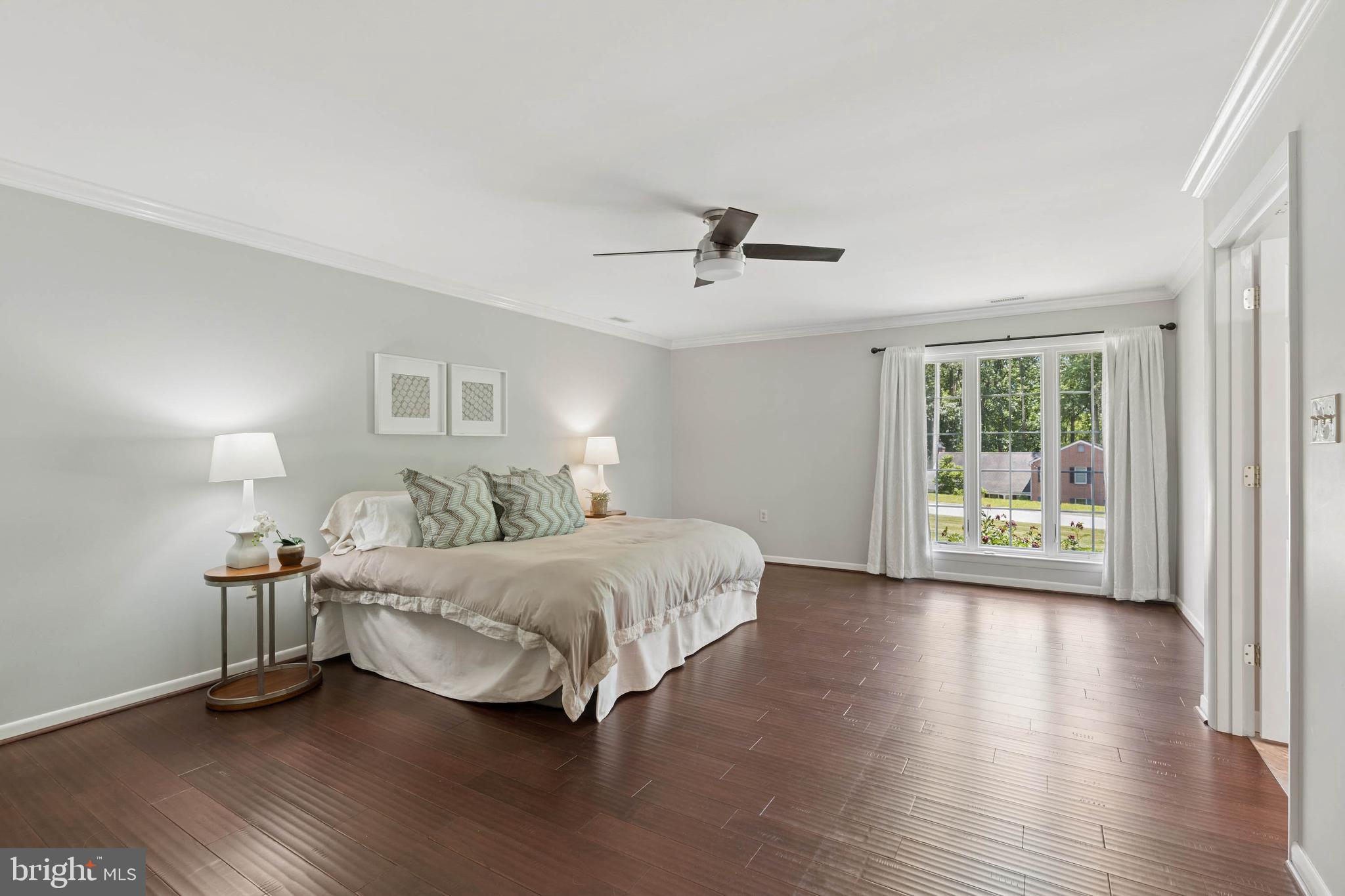 HOLLY KNOLL - Residential