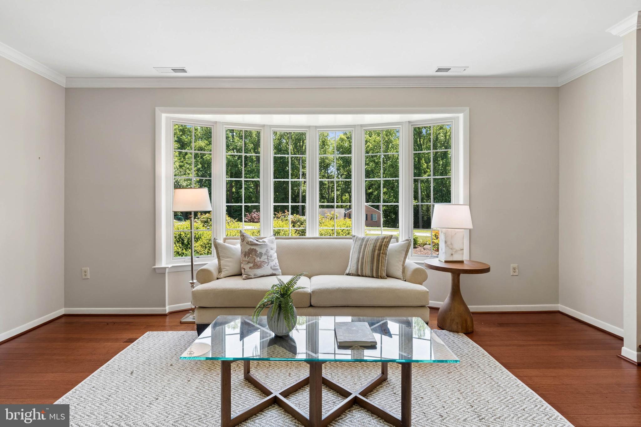 HOLLY KNOLL - Residential