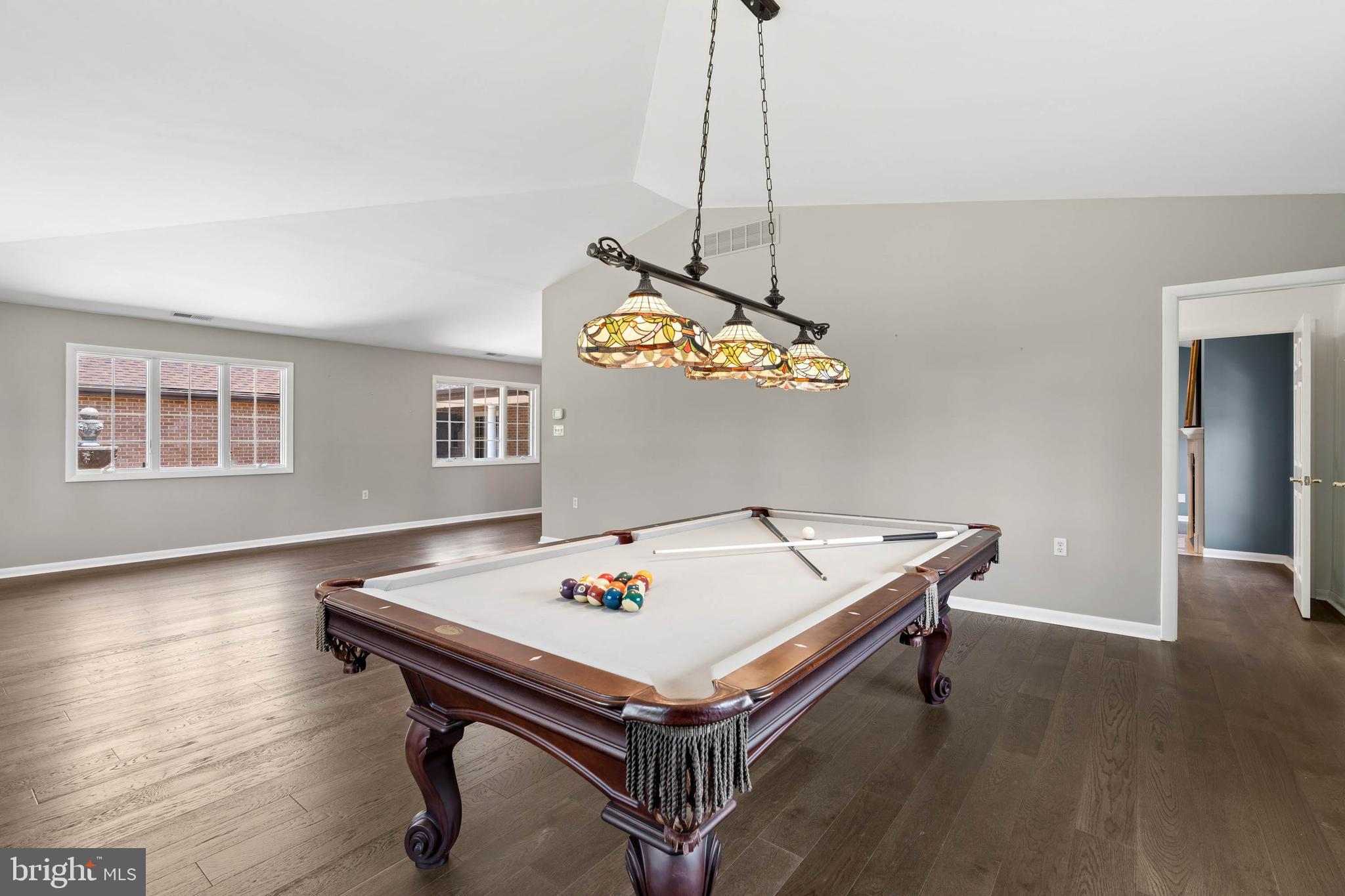 HOLLY KNOLL - Residential