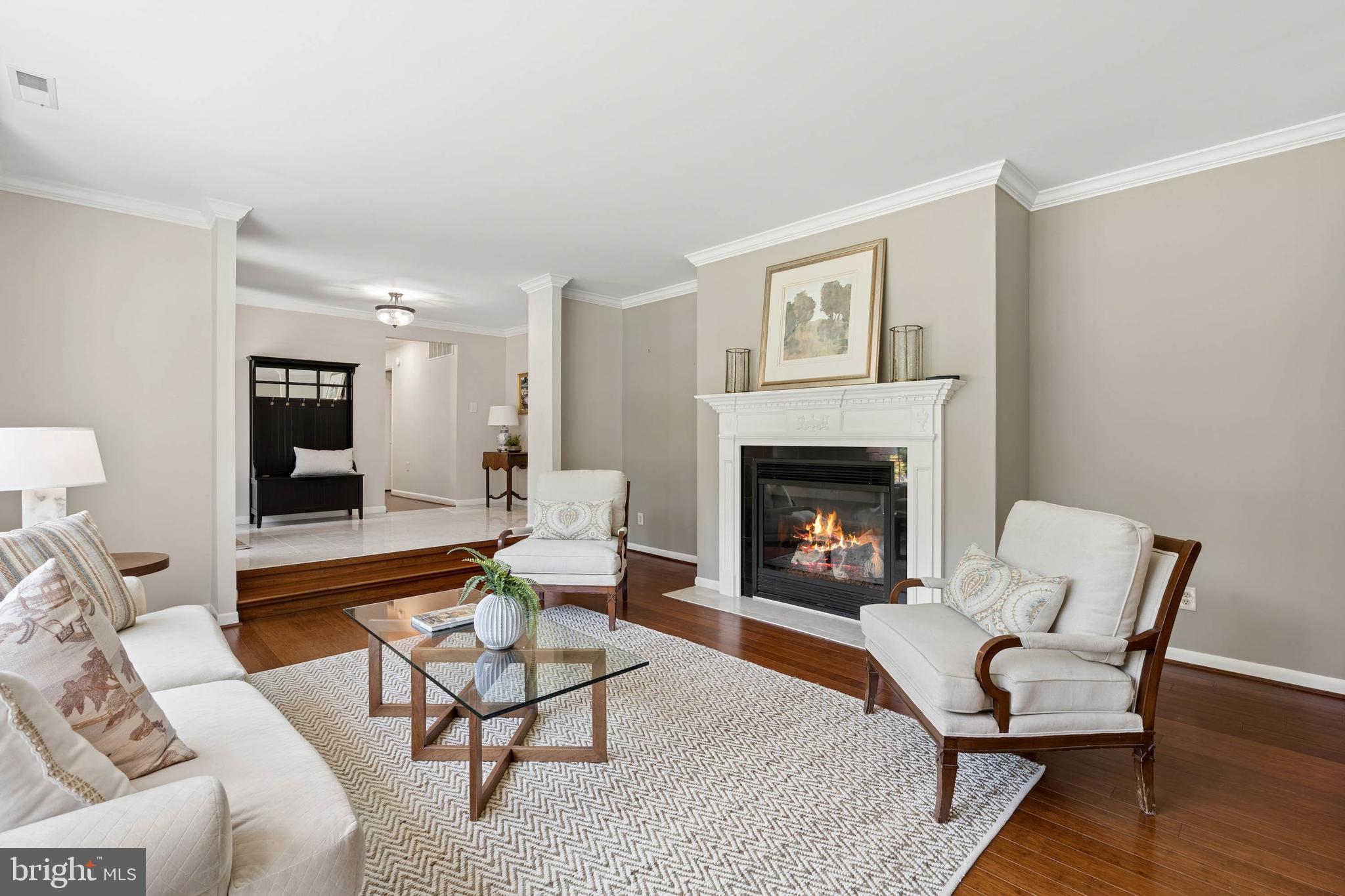 HOLLY KNOLL - Residential