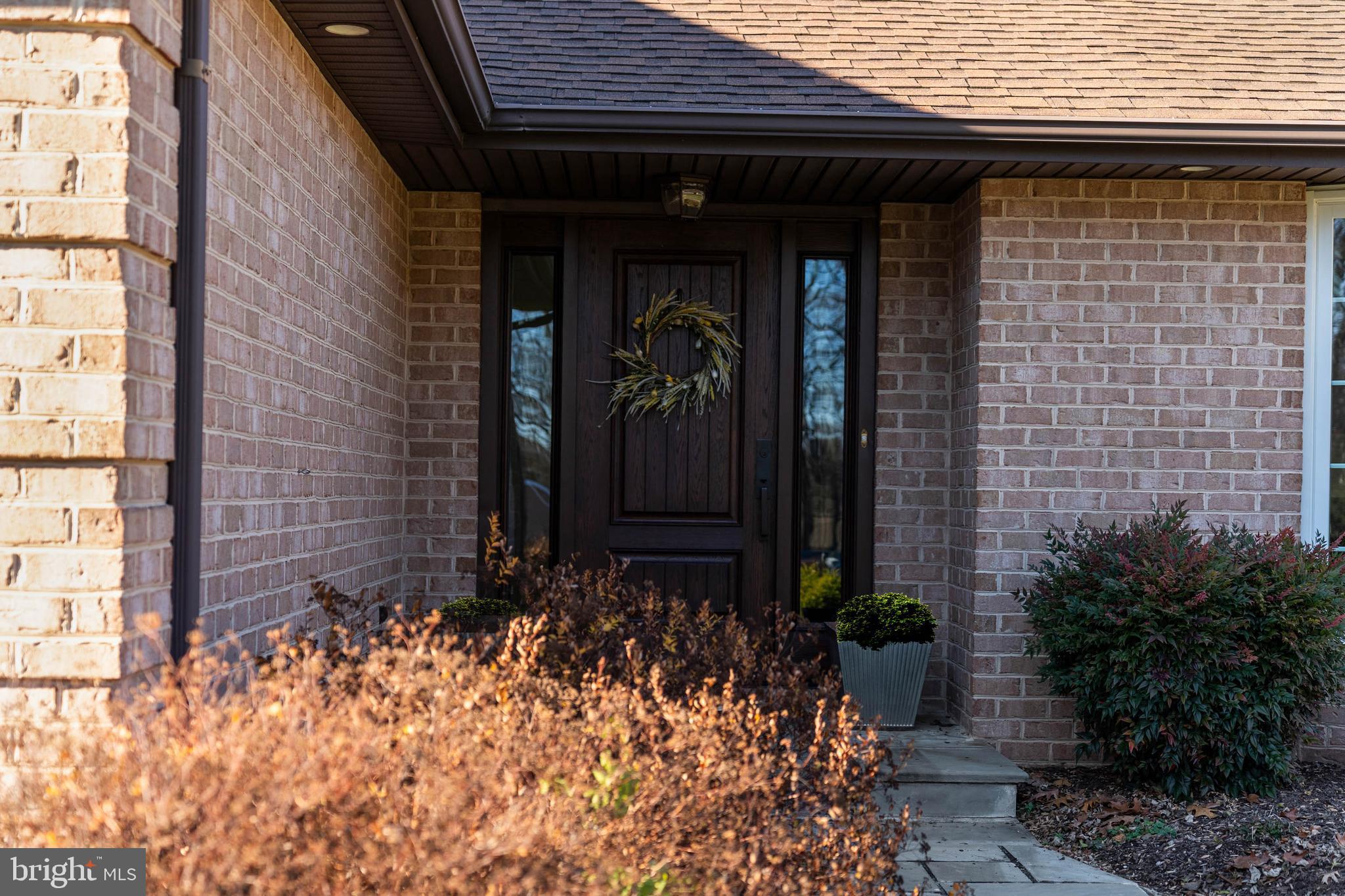 HOLLY KNOLL - Residential