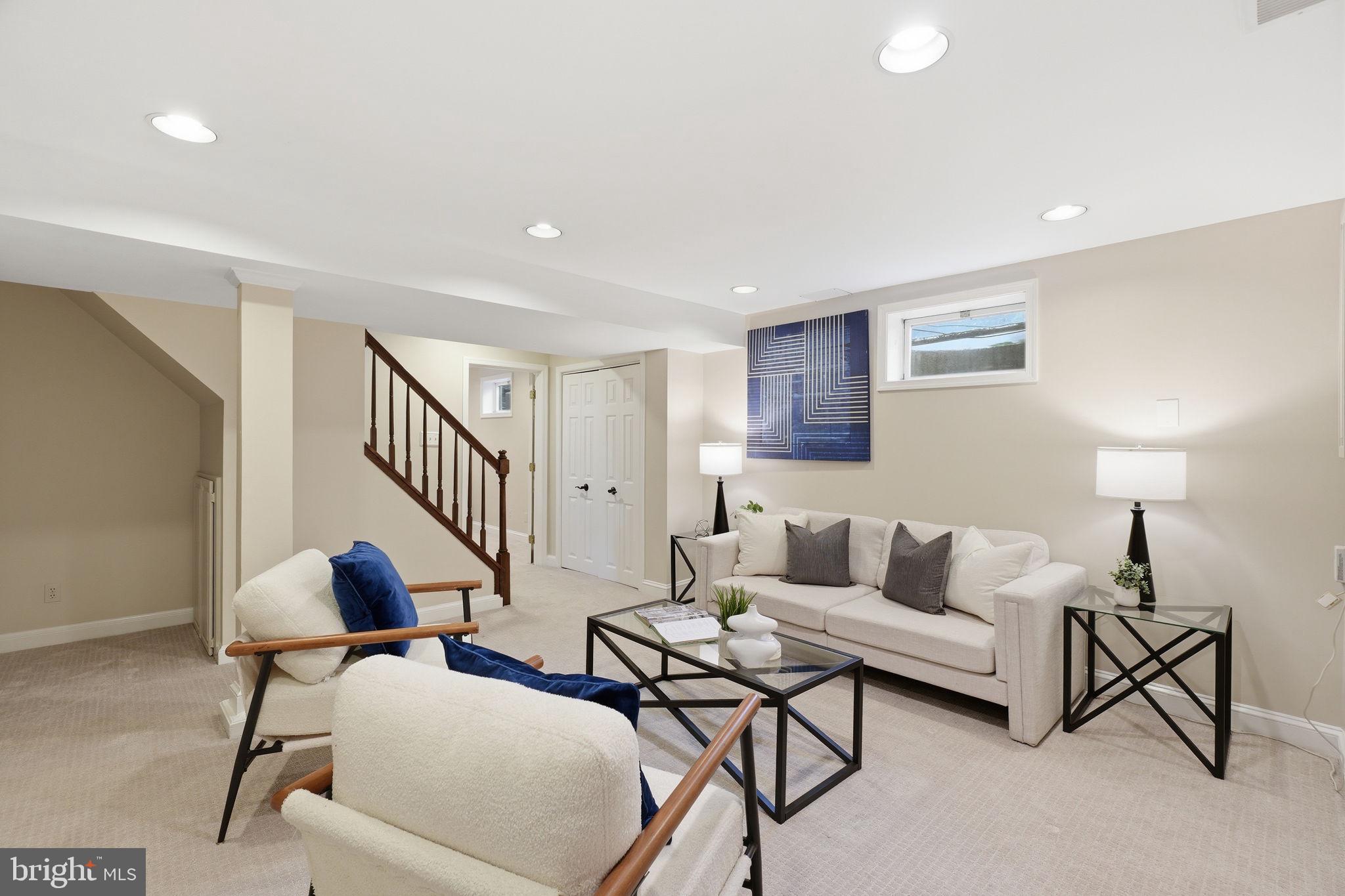 OAKCREST - Residential