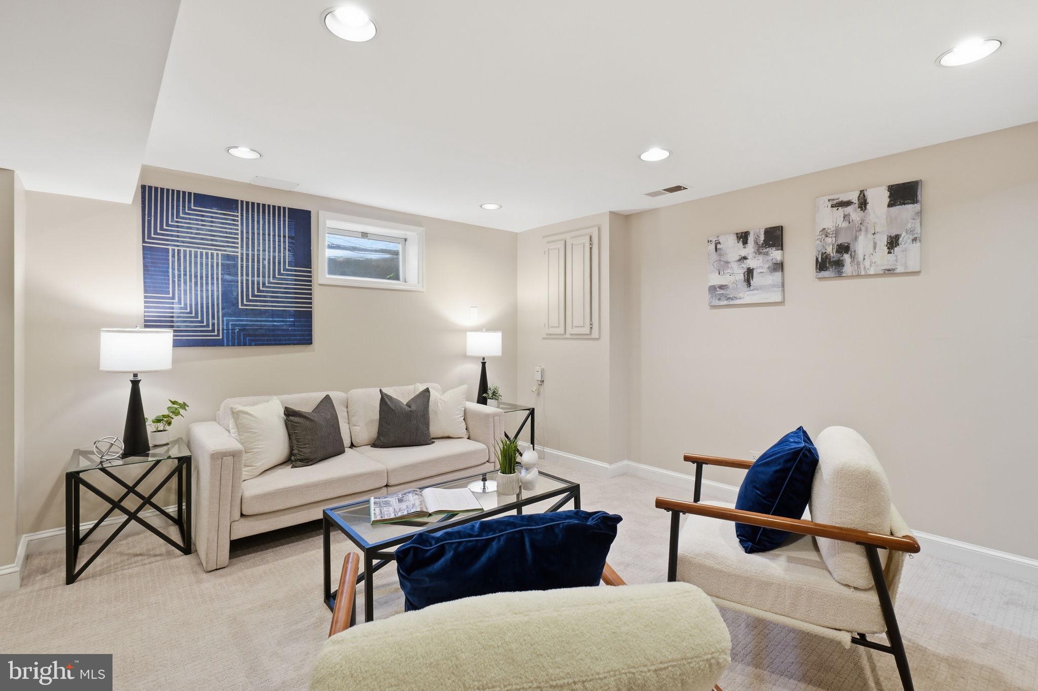 OAKCREST - Residential