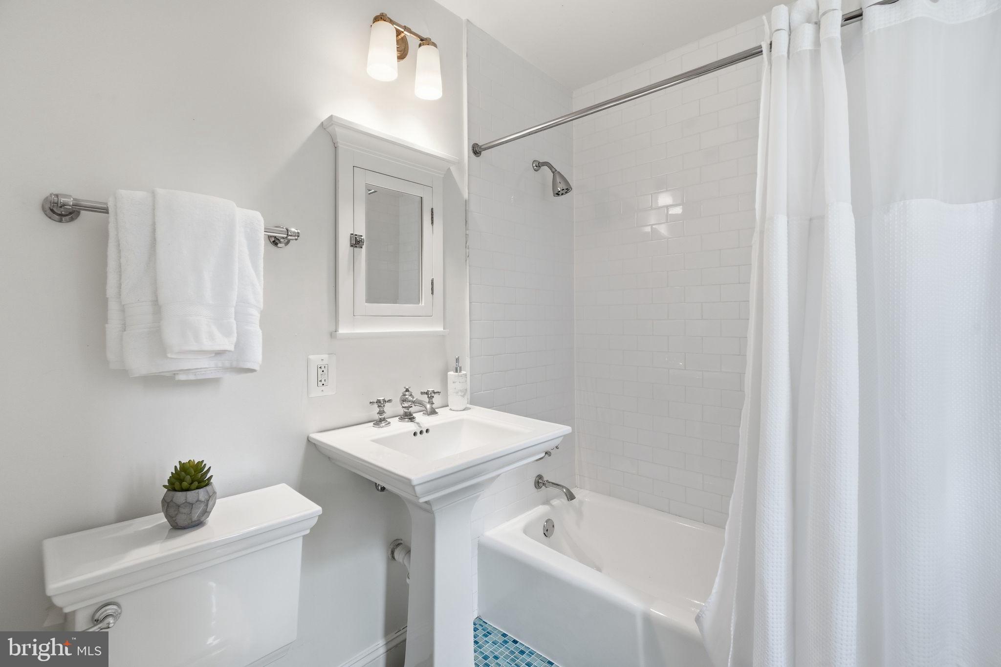 OAKCREST - Residential