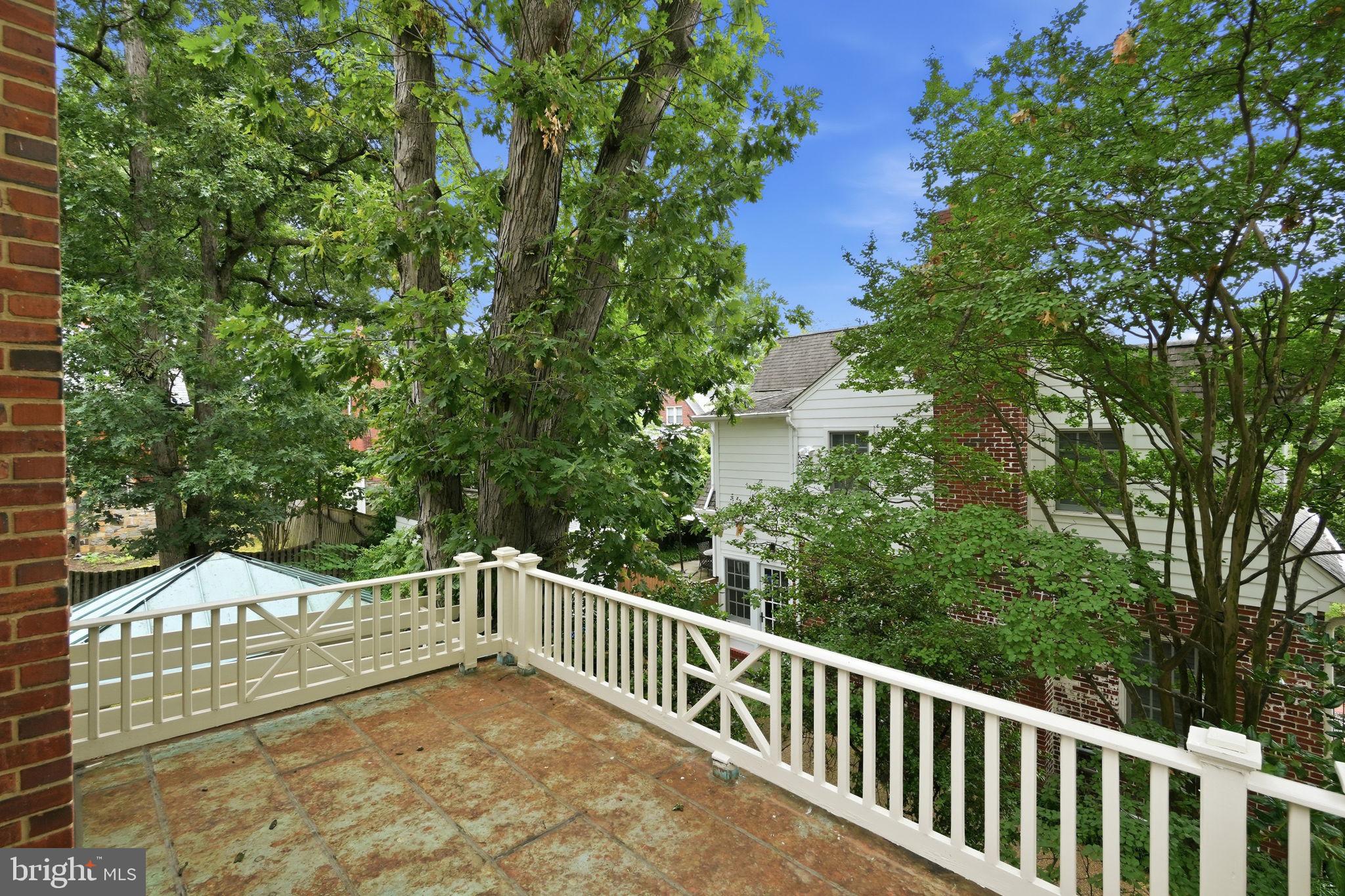 OAKCREST - Residential