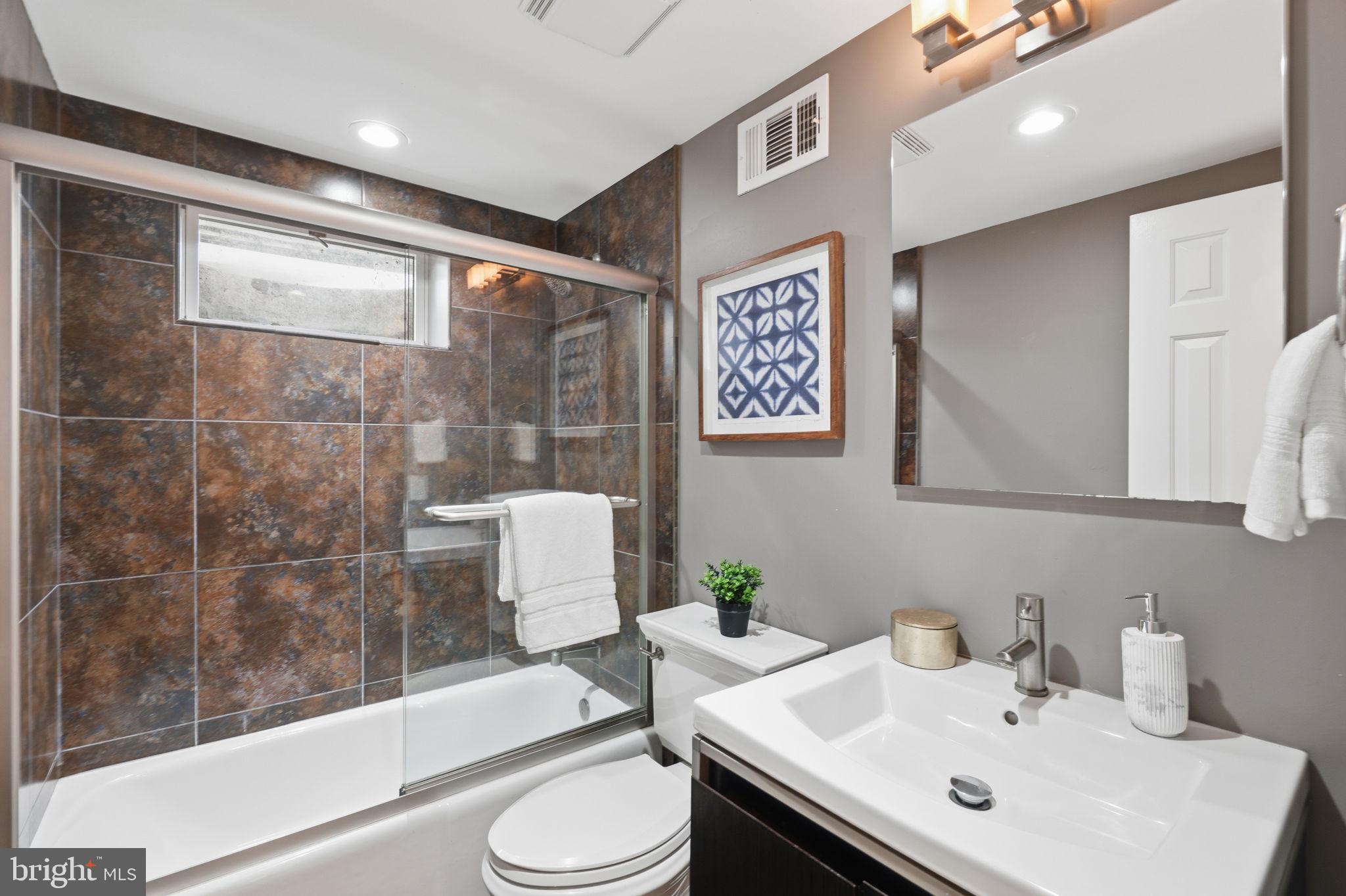 OAKCREST - Residential