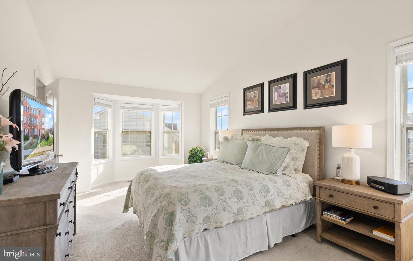 LOUDOUN VALLEY ESTATES 2 - Residential Lease