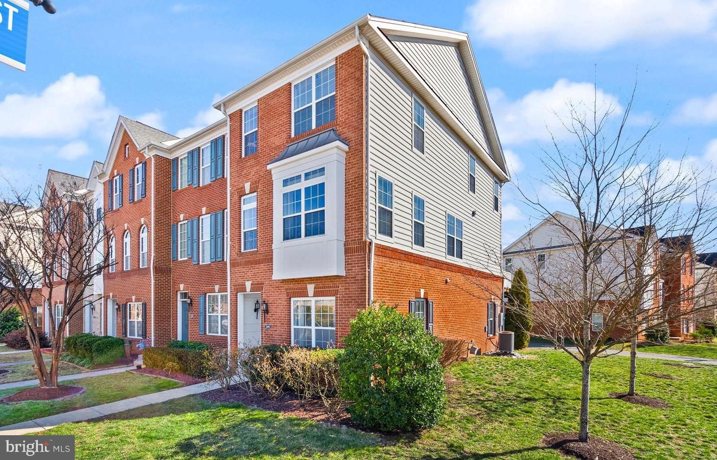 LOUDOUN VALLEY ESTATES 2 - Residential Lease
