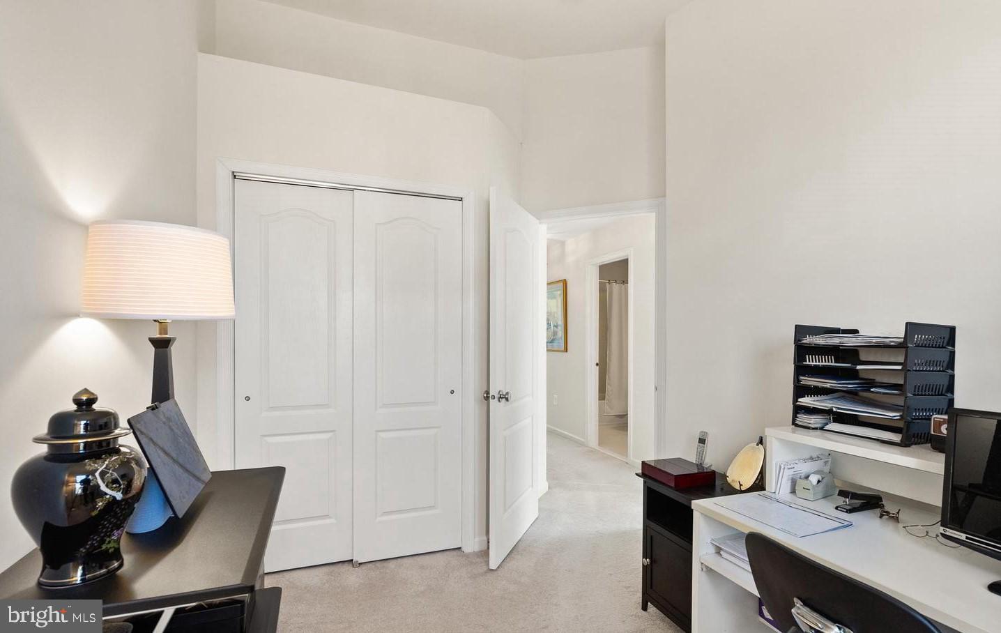 LOUDOUN VALLEY ESTATES 2 - Residential Lease