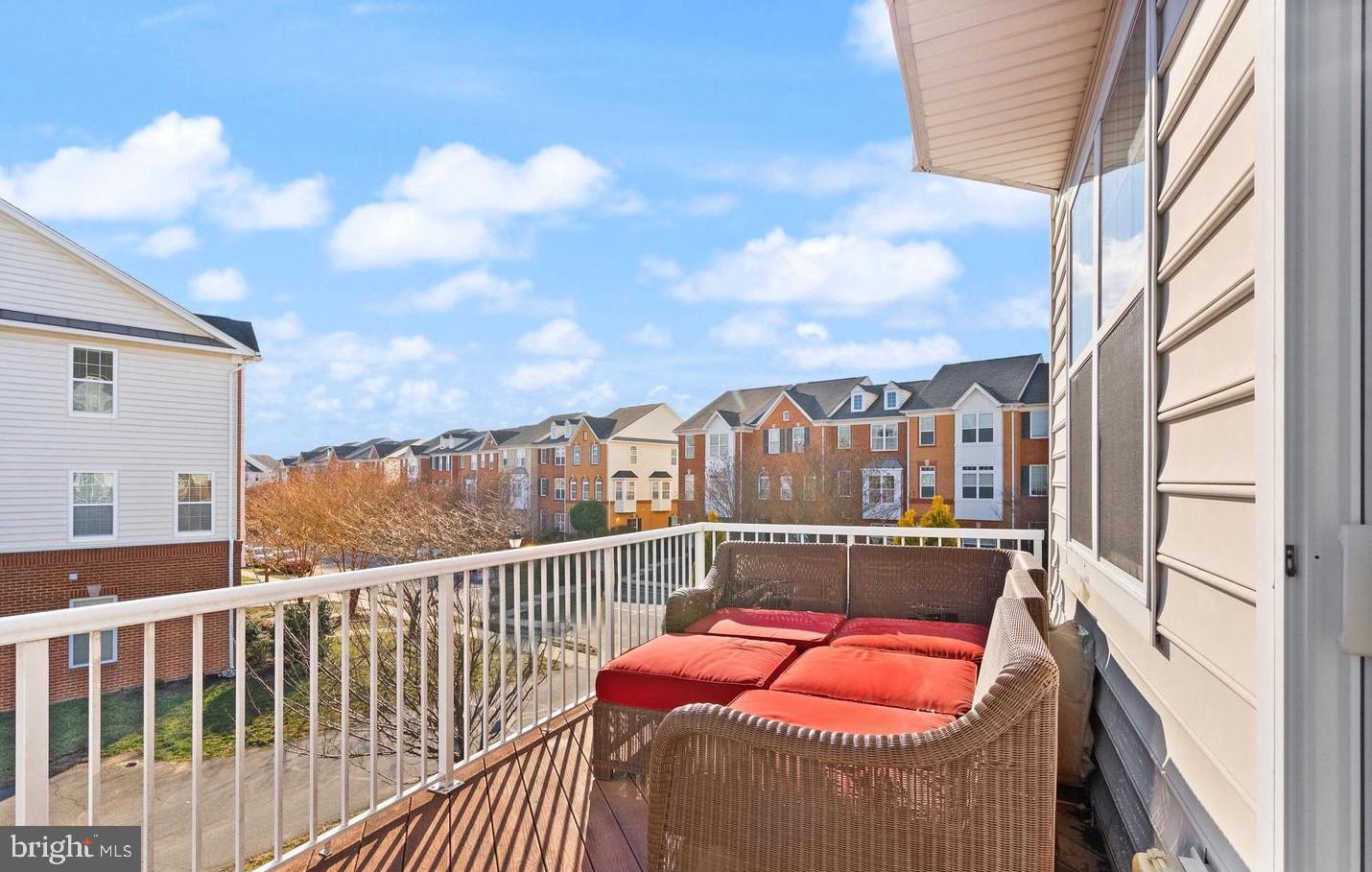 LOUDOUN VALLEY ESTATES 2 - Residential Lease