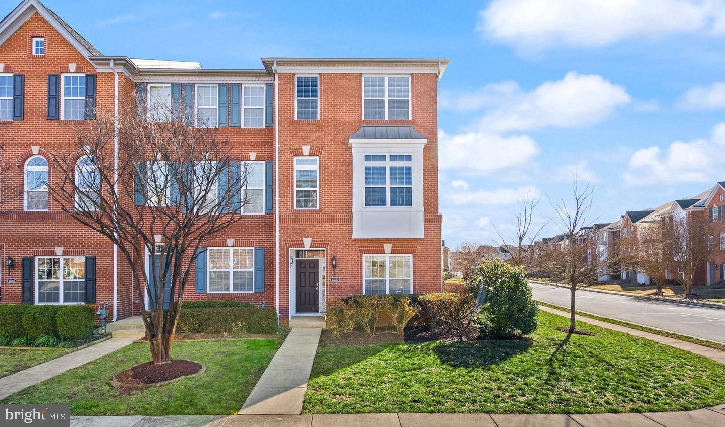 LOUDOUN VALLEY ESTATES 2 - Residential Lease