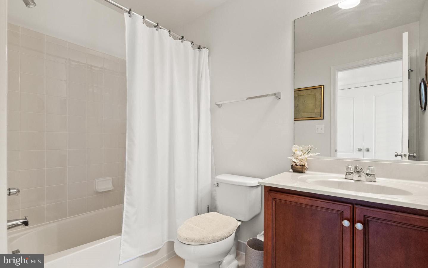 LOUDOUN VALLEY ESTATES 2 - Residential Lease