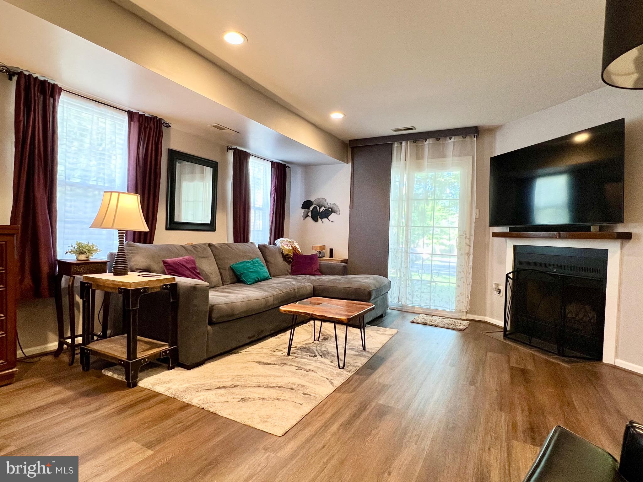 HAMPTON GREENS - Residential