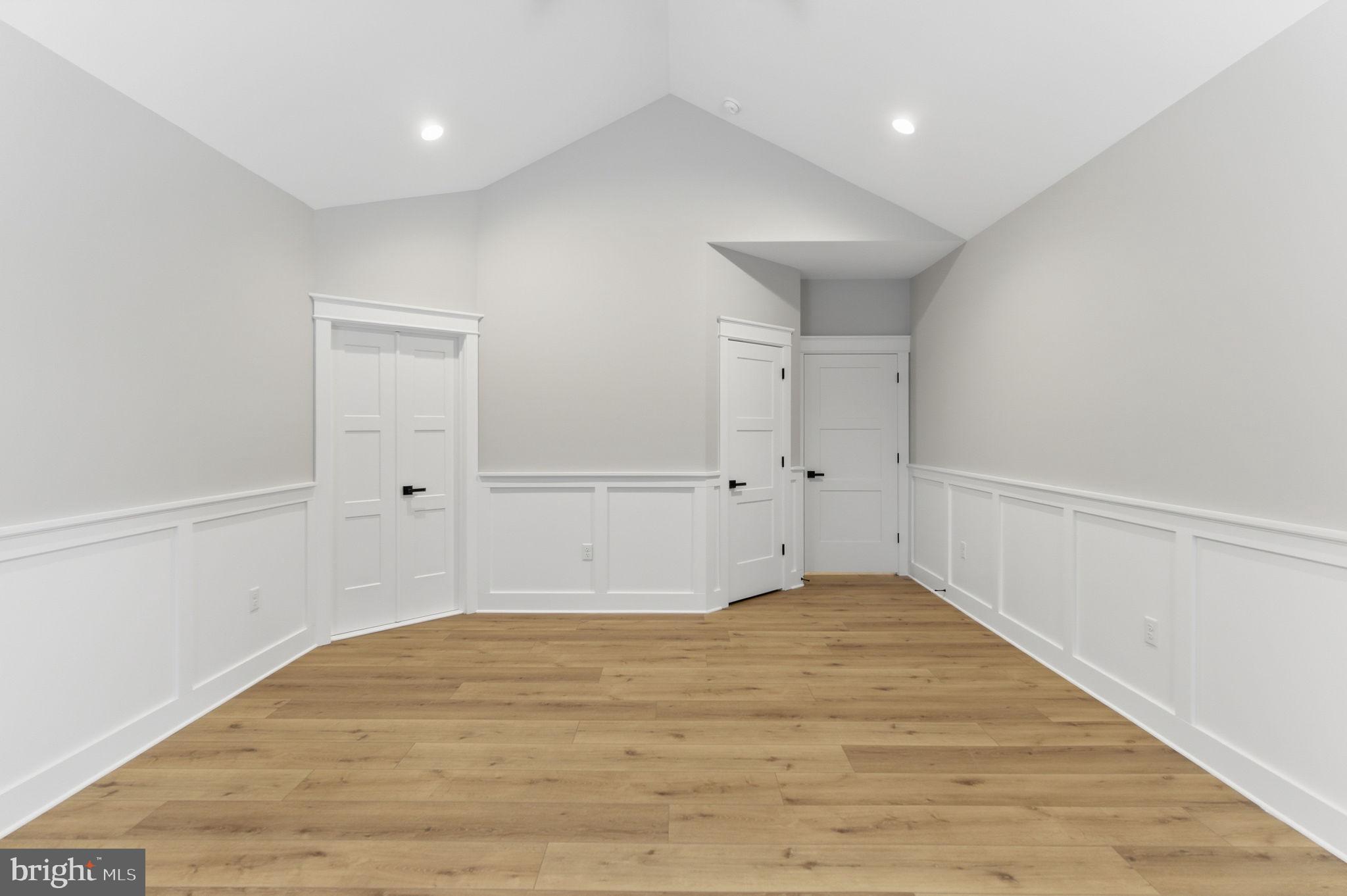 HALLMARK GLEN - Residential