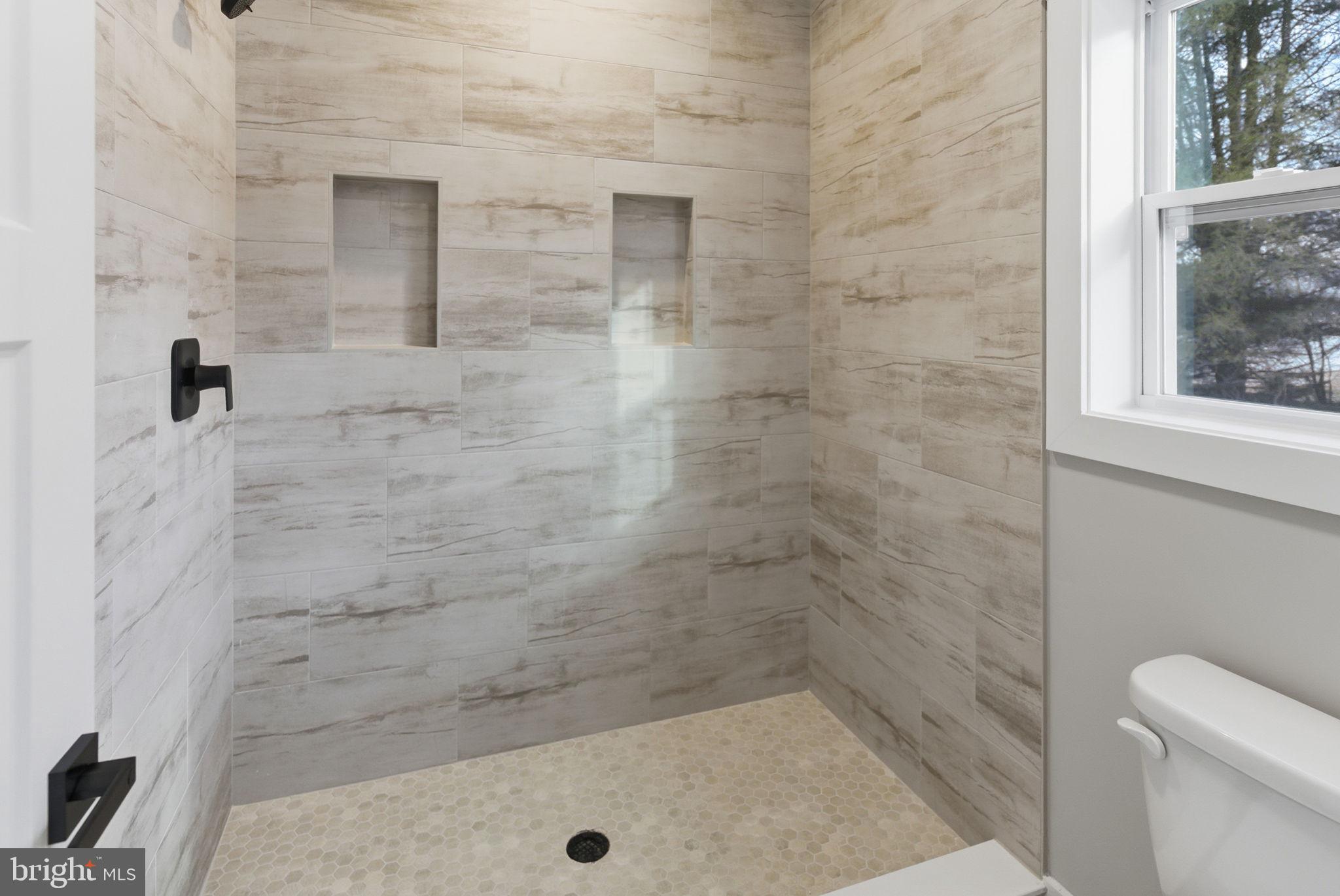 HALLMARK GLEN - Residential