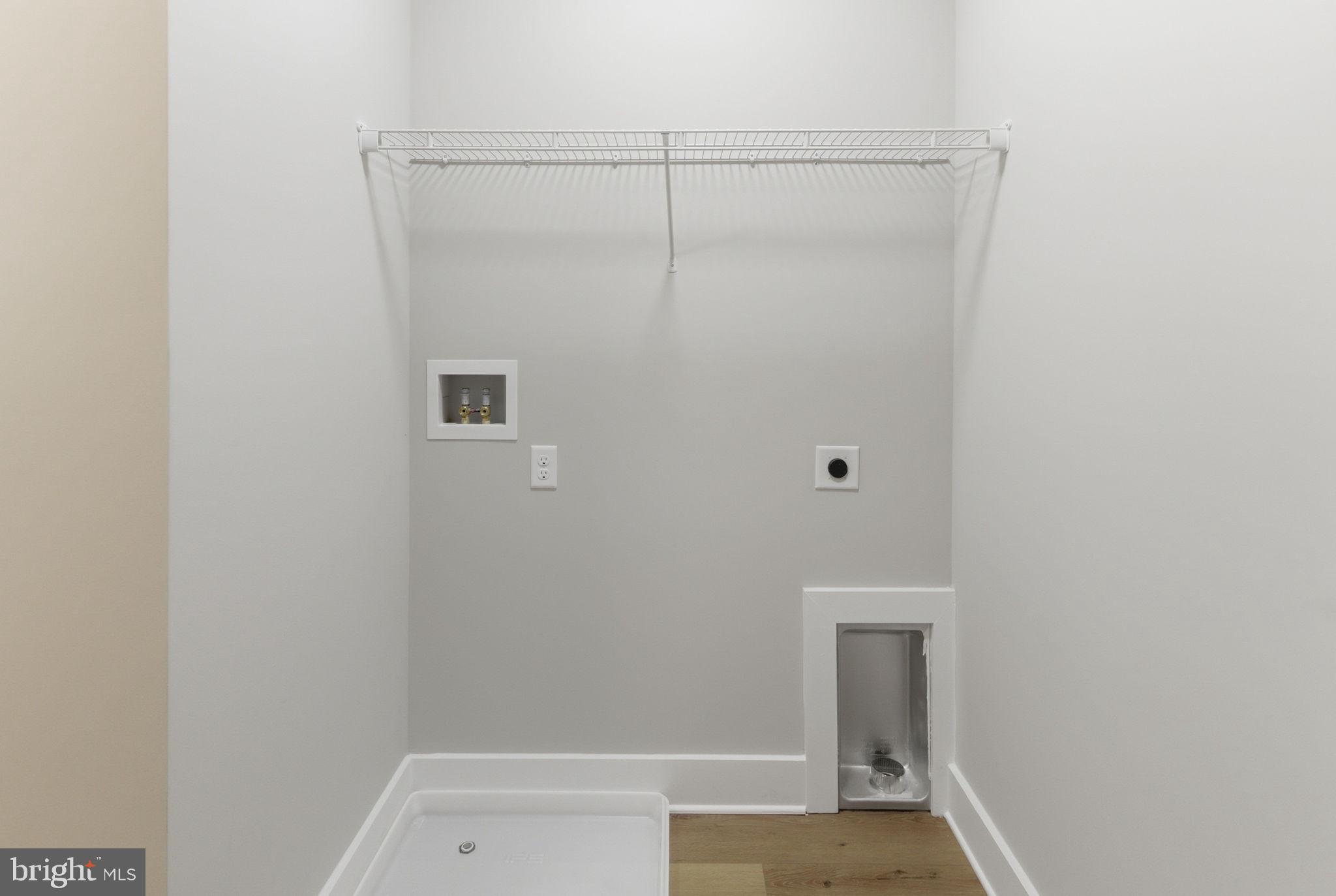HALLMARK GLEN - Residential