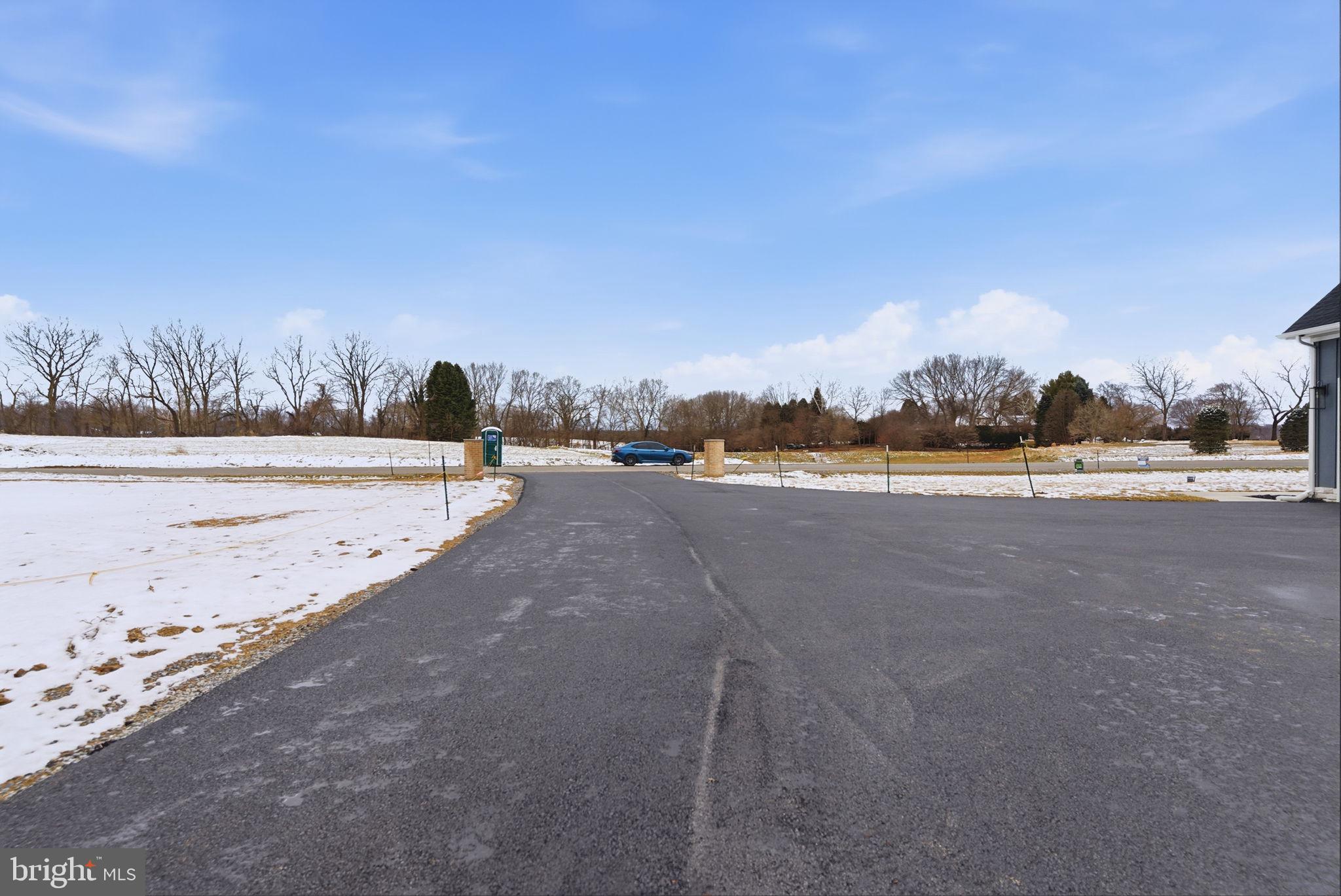 HALLMARK GLEN - Residential