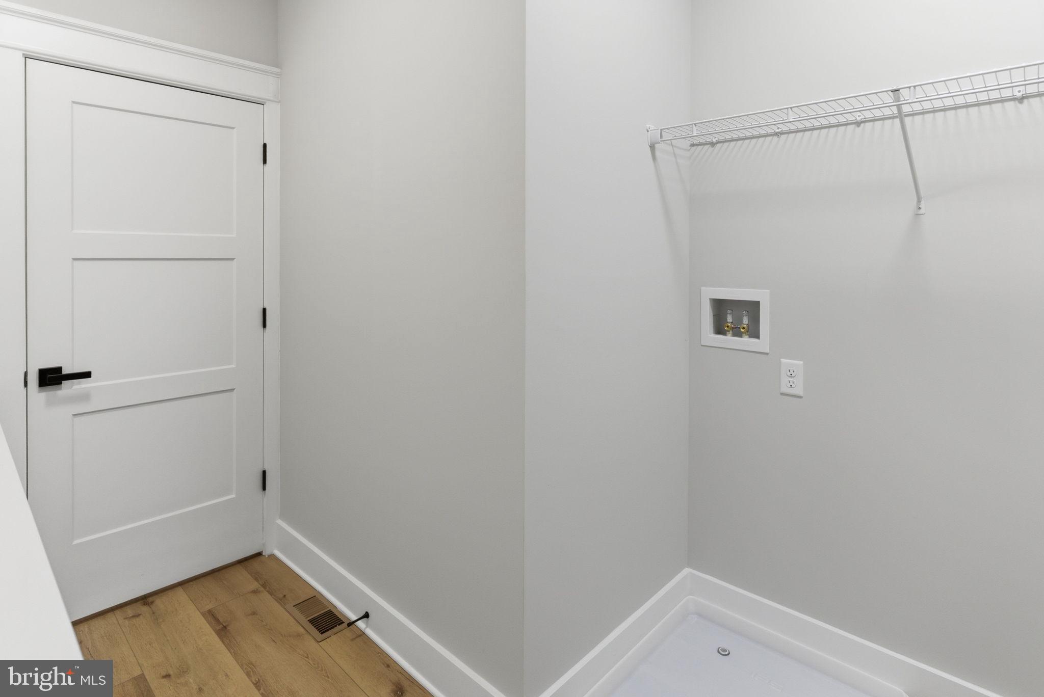 HALLMARK GLEN - Residential