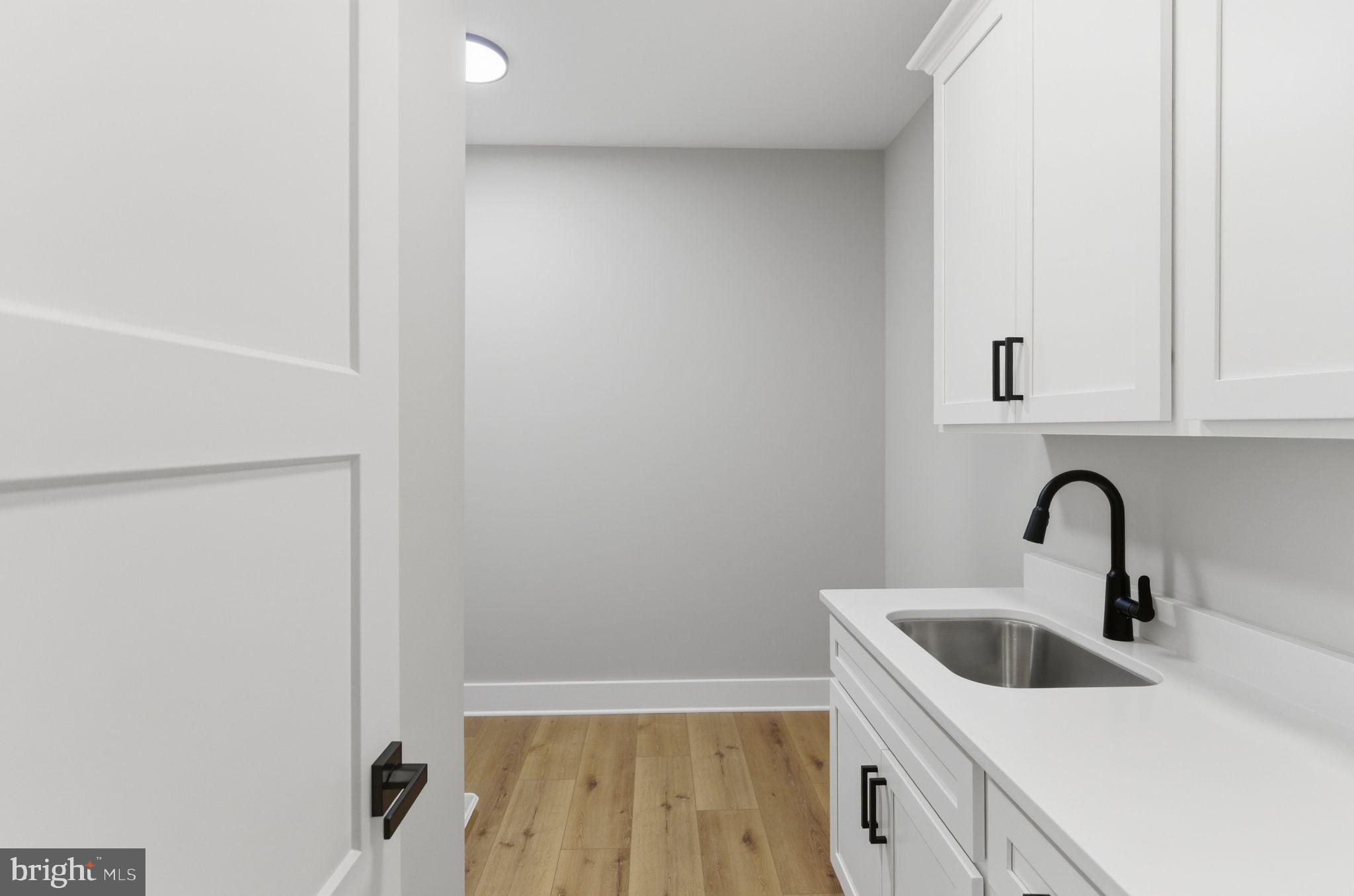 HALLMARK GLEN - Residential