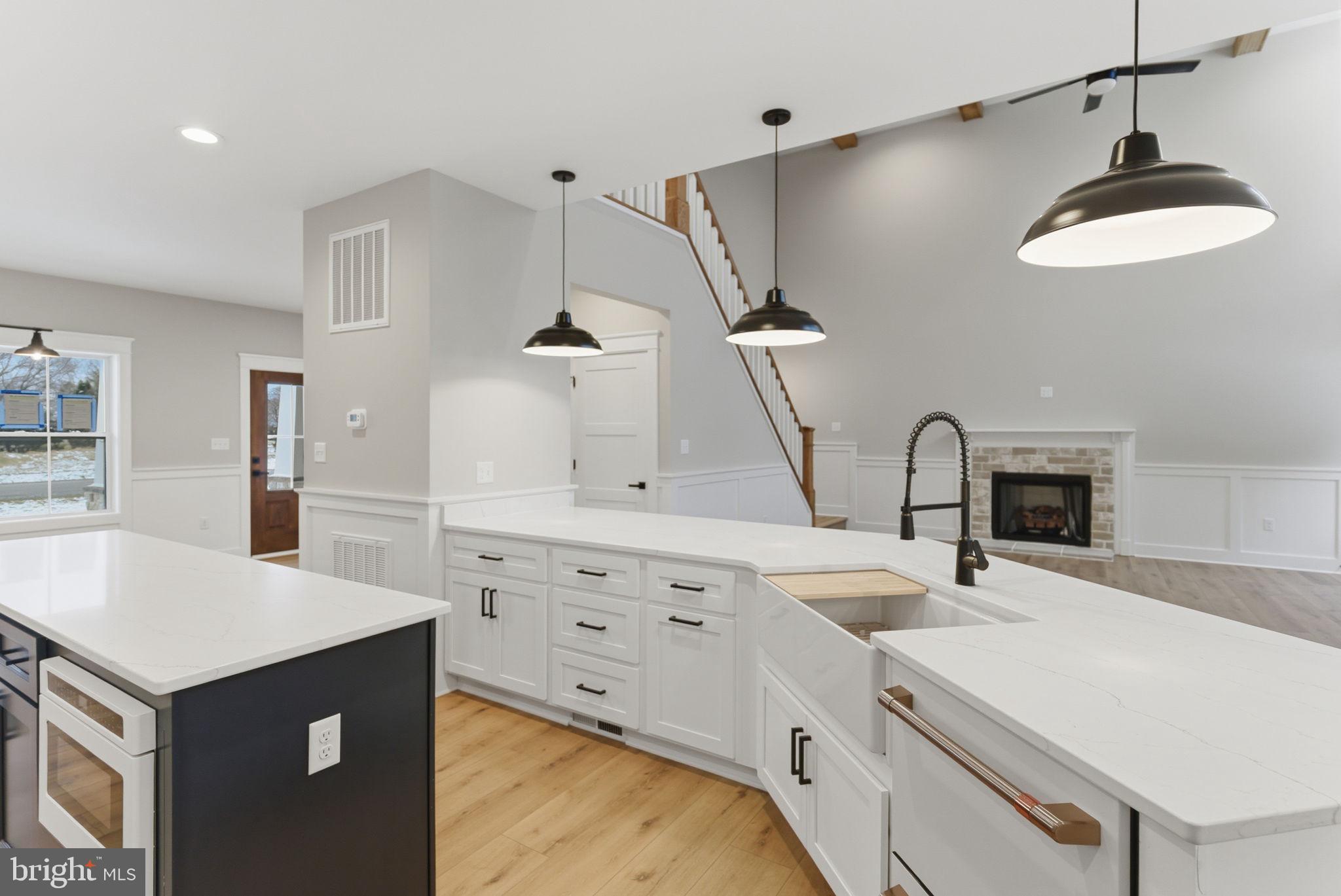 HALLMARK GLEN - Residential
