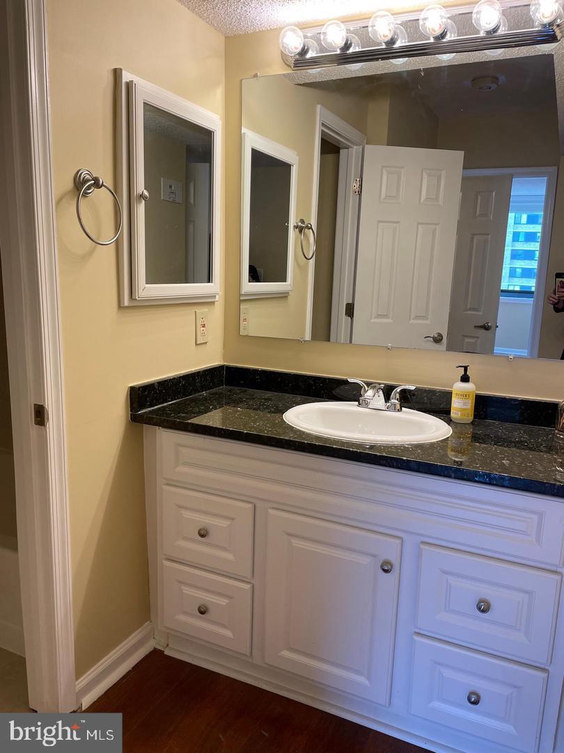 SKYLINE SQUARE CONDO - Residential
