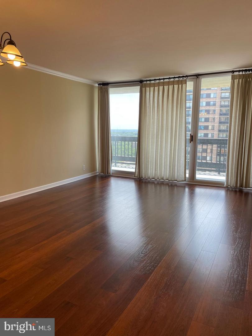 SKYLINE SQUARE CONDO - Residential