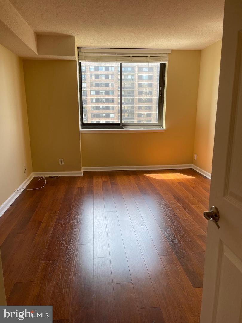 SKYLINE SQUARE CONDO - Residential