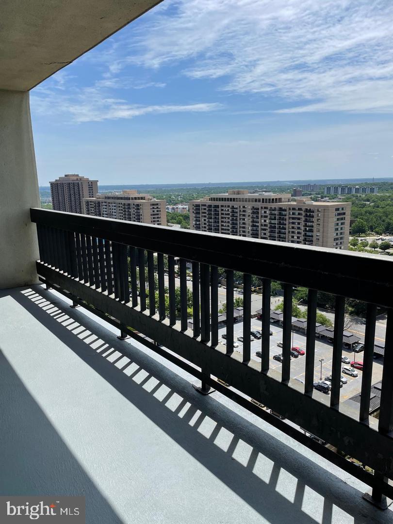 SKYLINE SQUARE CONDO - Residential