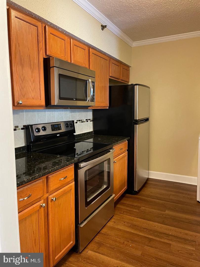 SKYLINE SQUARE CONDO - Residential