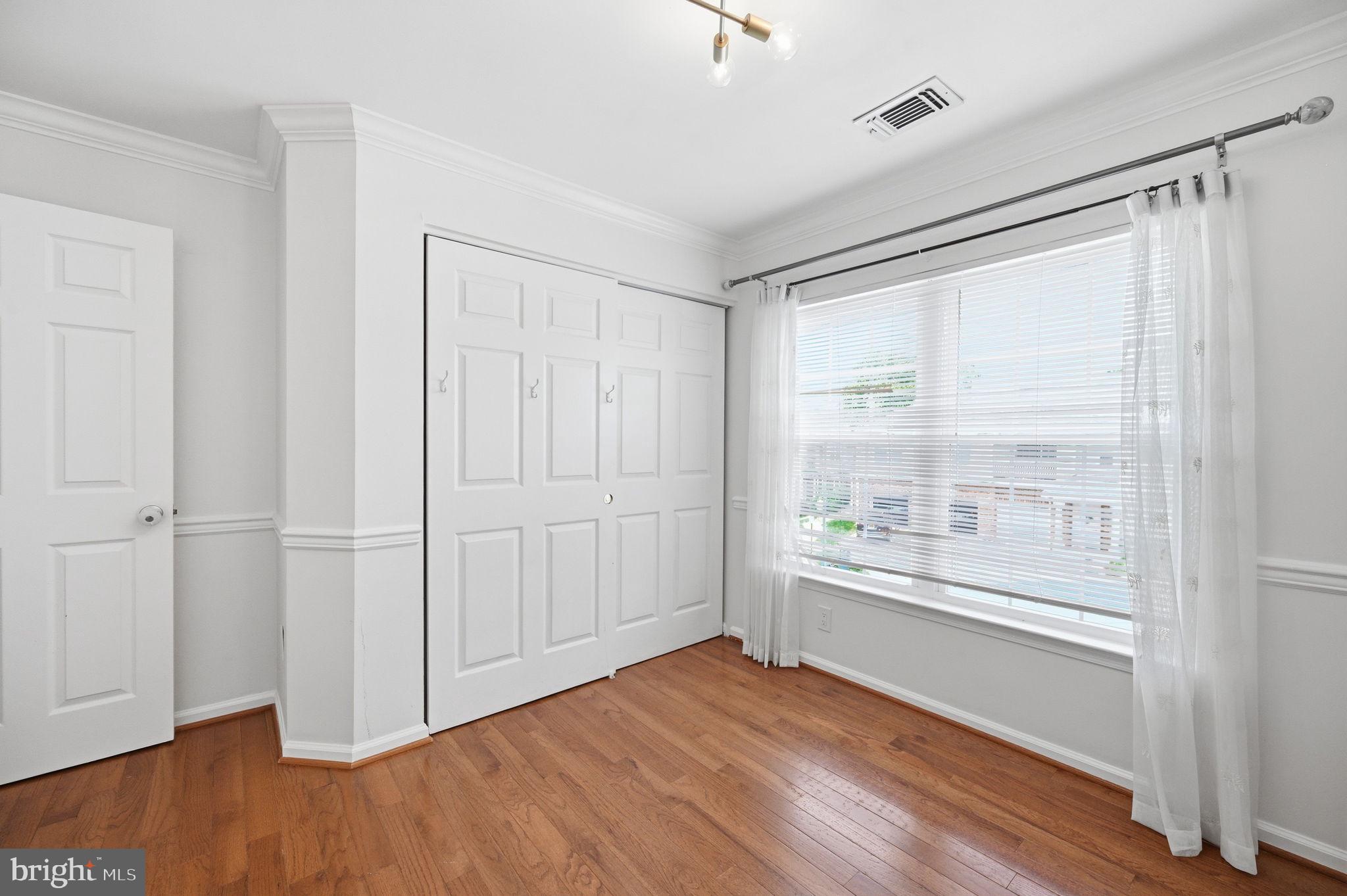CHELSEA COURTS - Residential