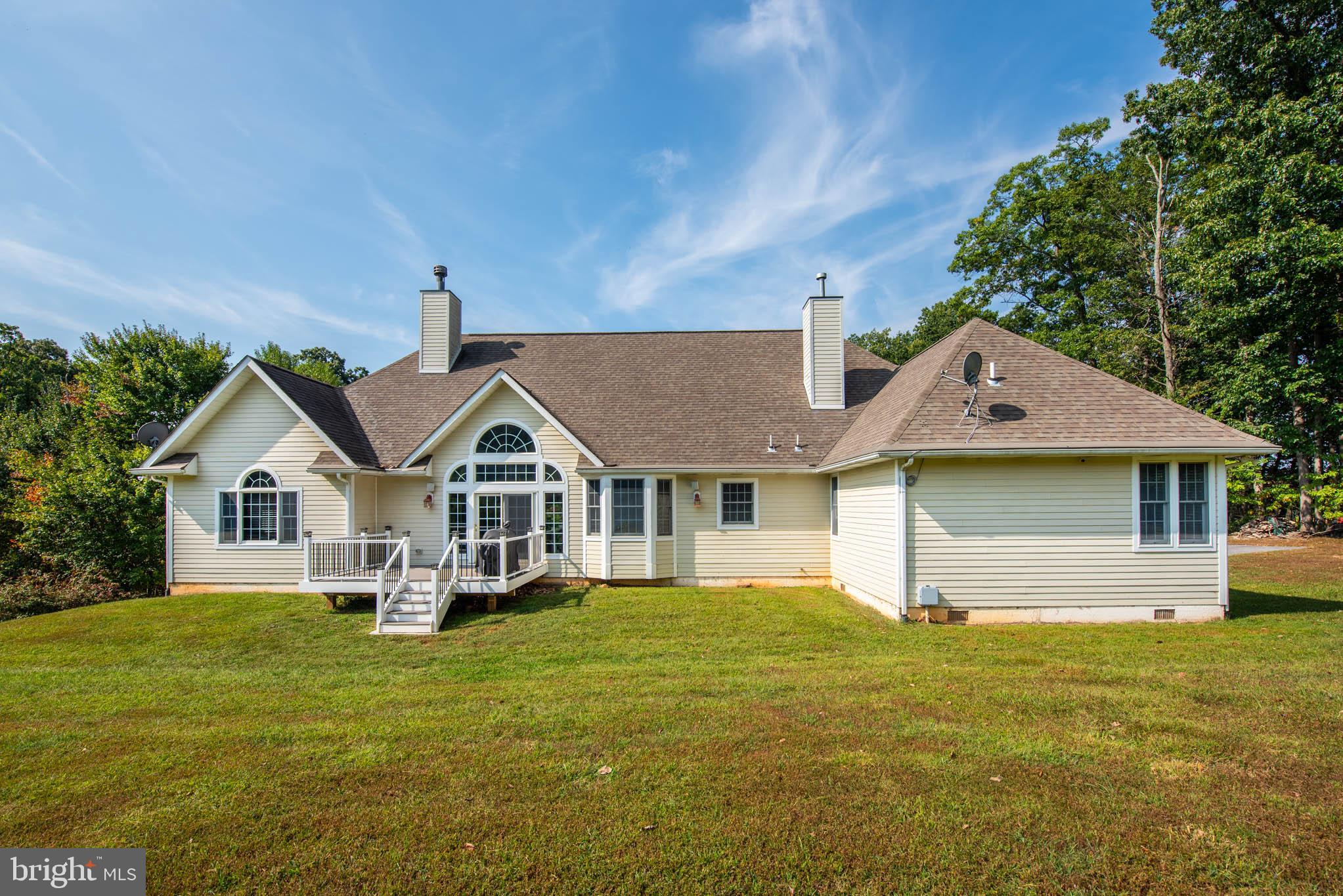 WHITE HALL - Residential