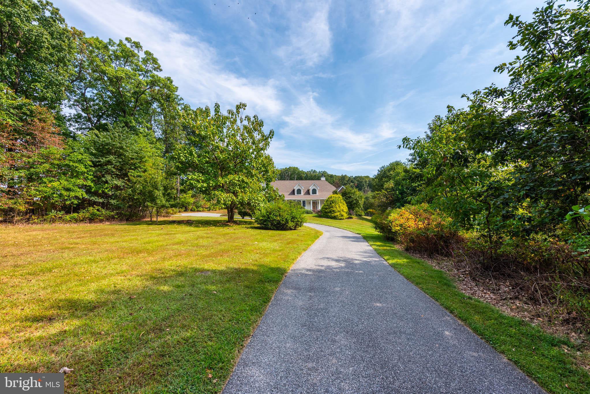 WHITE HALL - Residential