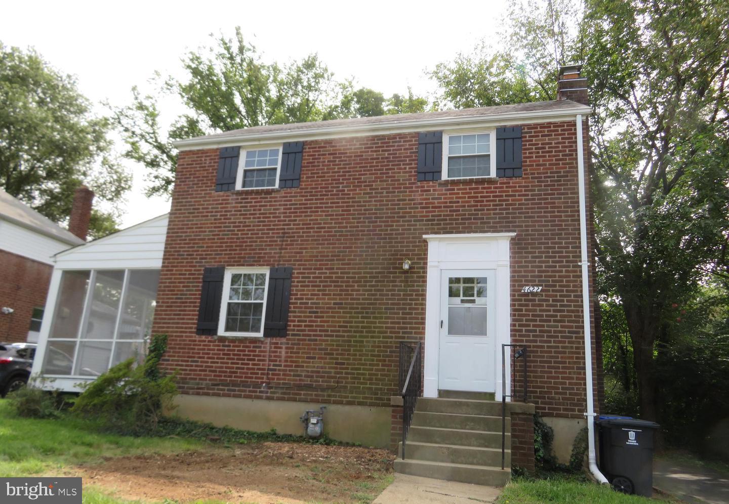 CHARMING 3 FINISHED LEVEL SINGLE FAMILY HOME IN ARLINGTON FOREST - DRIVEWAY - GLEAMING HARDWOODS - LIVING ROOM WITH WOOD BURNING FIREPLACE AND MANTLE - SEPARATE DINING ROOM - FRENCH DOORS TO SCREENED IN PORCH -  3 BEDROOMS AND FULL BATH UPSTAIRS - FINISHED BASEMENT WITH SPACIOUS REC ROOM AND STORAGE. WASHER AND DRYER CONVEY -  640 + CREDIT SCORES - CLEAR BACKGROUND CHECK - GOOD RENTAL HISTORY WITH NO LATE PAYMENTS - $50.00 APP FEE- $44.95 MONTHLY RESIDENTS BENEFITS PACKAGE.