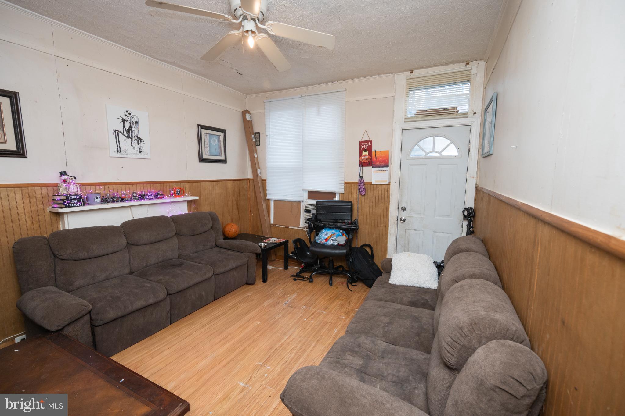 Fantastic investment opportunity in the heart of Washington Village-Pigtown! This classic Baltimore brick rowhome features 2 bedrooms, 1 full bathroom, and approximately 1,008 sq. ft. of living space with an unfinished basement—perfect for an investor or owner-occupant ready to renovate and add value. 
The property is situated in a highly desirable location with easy access to downtown Baltimore, major highways, parks, restaurants, and stadiums, and more entertainment options—a neighborhood showing strong demand and steady price appreciation. Nearby renovated 2-bedroom homes have sold in the $170,000–$185,000+ range, and homes in the area are renting for $1600-$2000, indicating a strong ARV potential for this home once fully rehabbed. 
This home retains the traditional Baltimore layout and includes central air and a full basement that offers extra storage or development potential. **Roof Replaced in 2024** Sold as-is, this property is ready for a buyer to bring their vision and improvements.
**Seller requests a 30-day post-occupancy for the tenant currently in the unit; timing and terms are negotiable.**