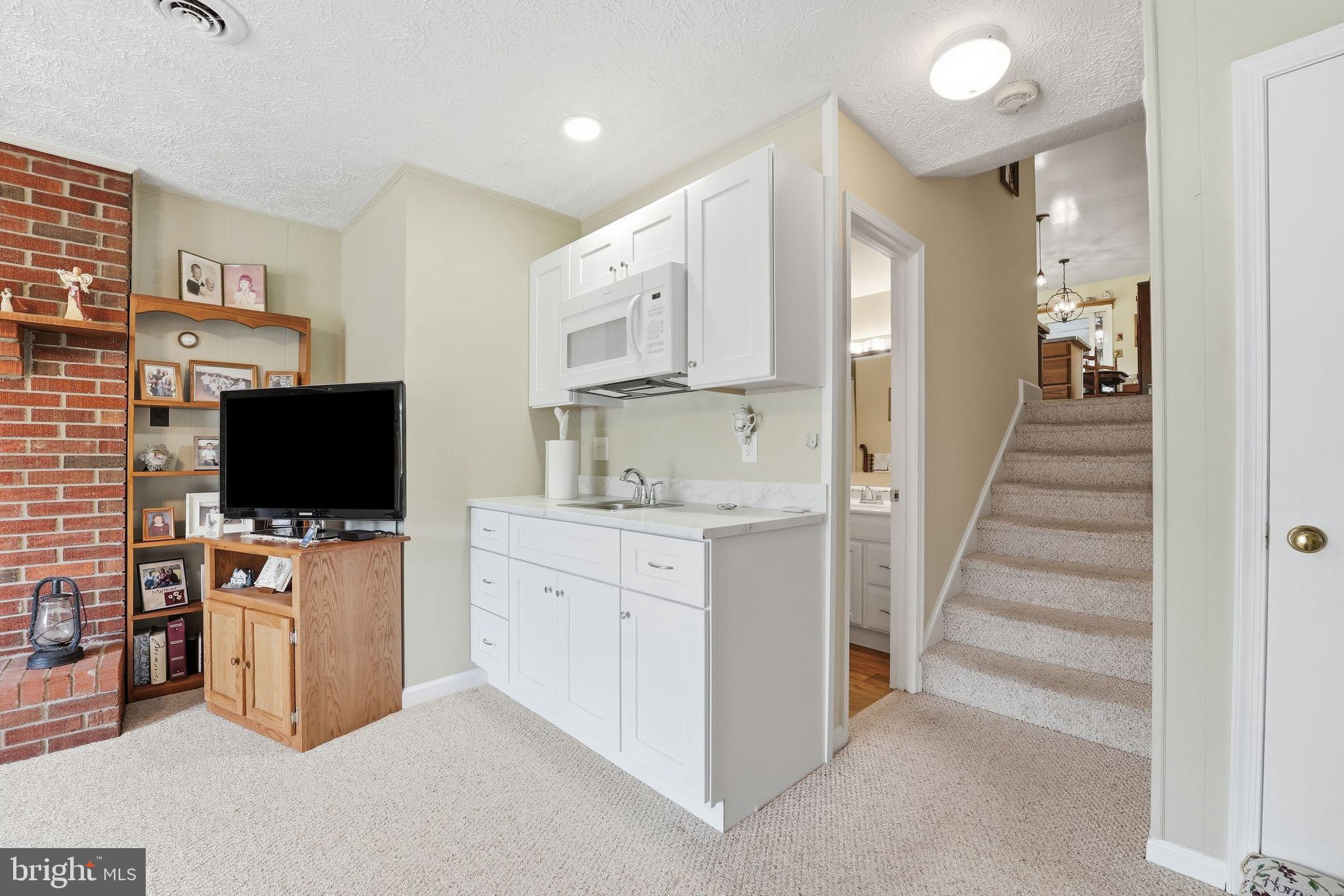 SUNSET HILLS - Residential