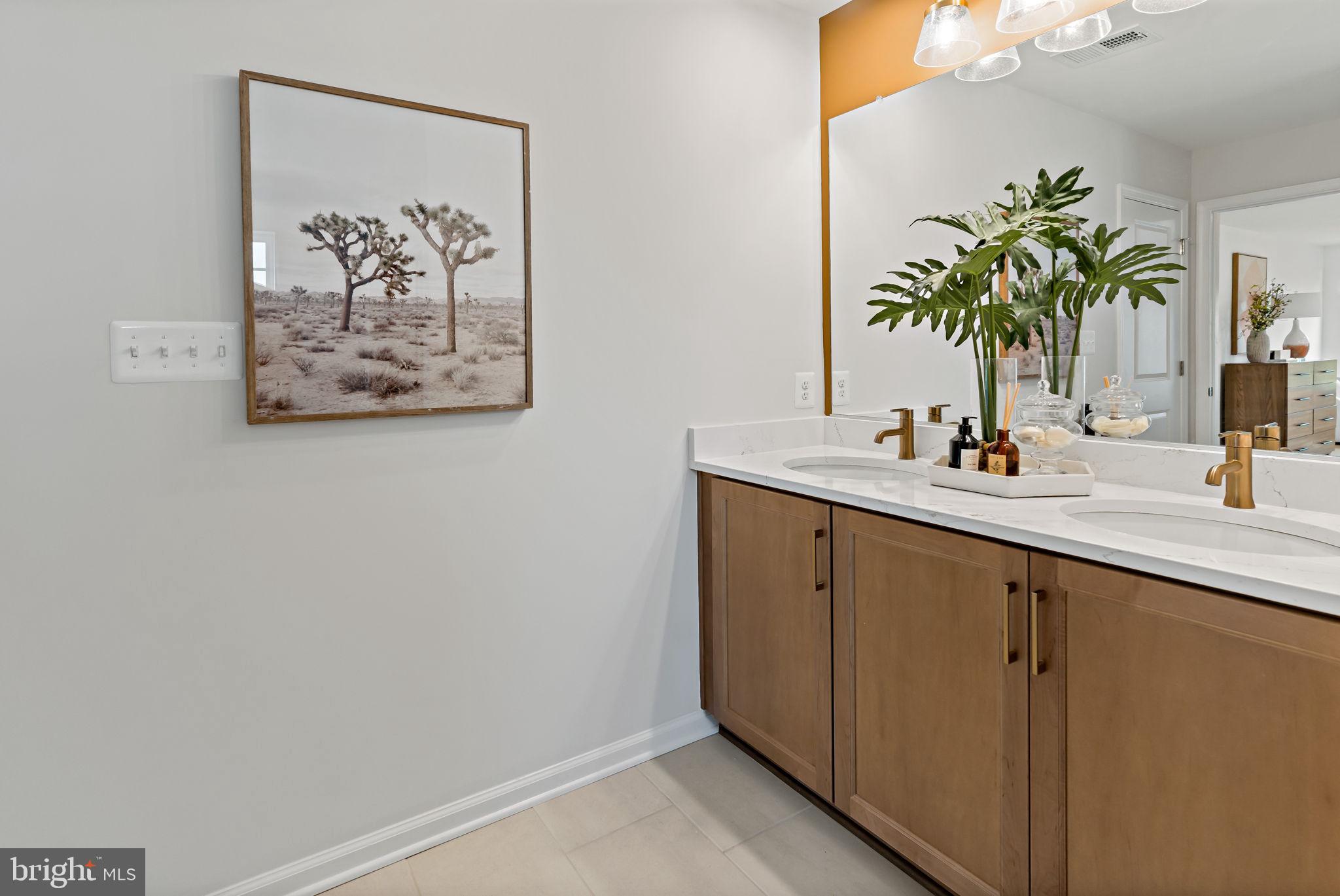 KING'S CROSSING - Residential