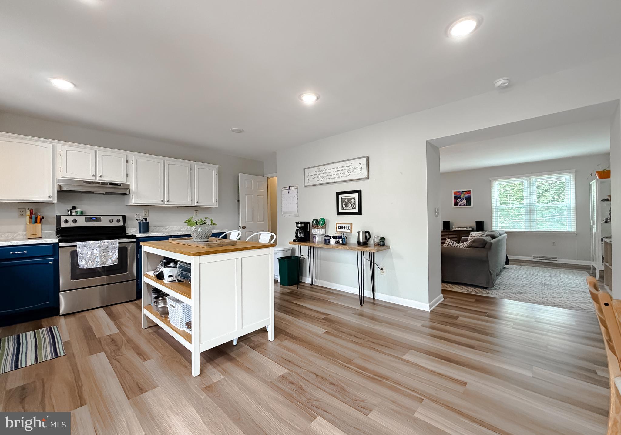 COURT PLAZA TOWNHOUSES - Residential