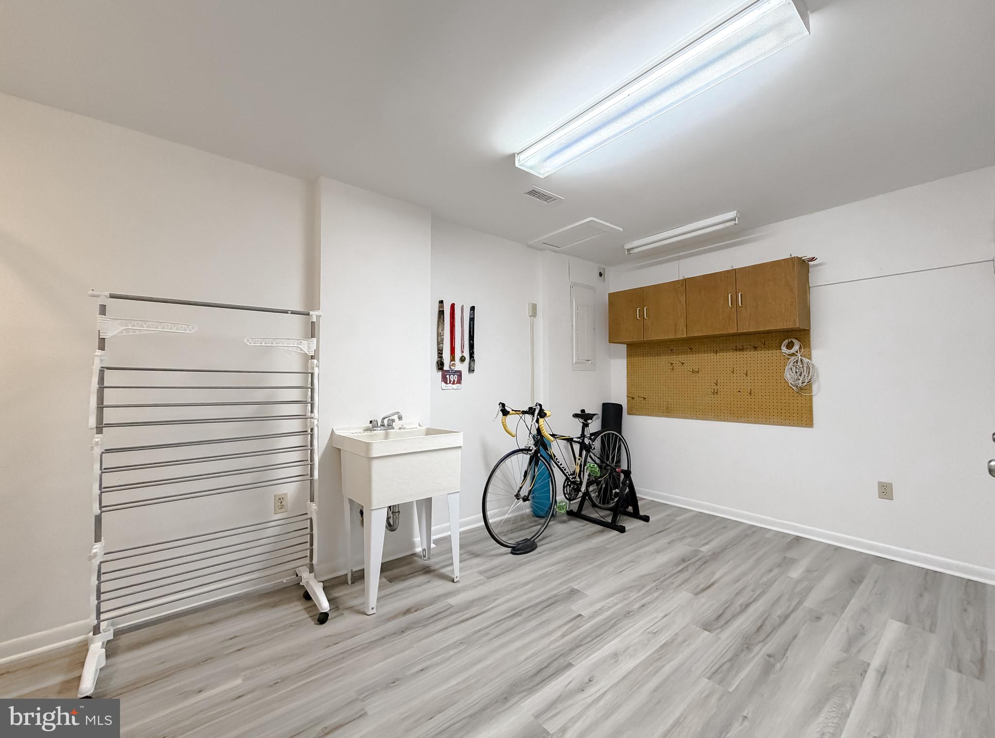 COURT PLAZA TOWNHOUSES - Residential