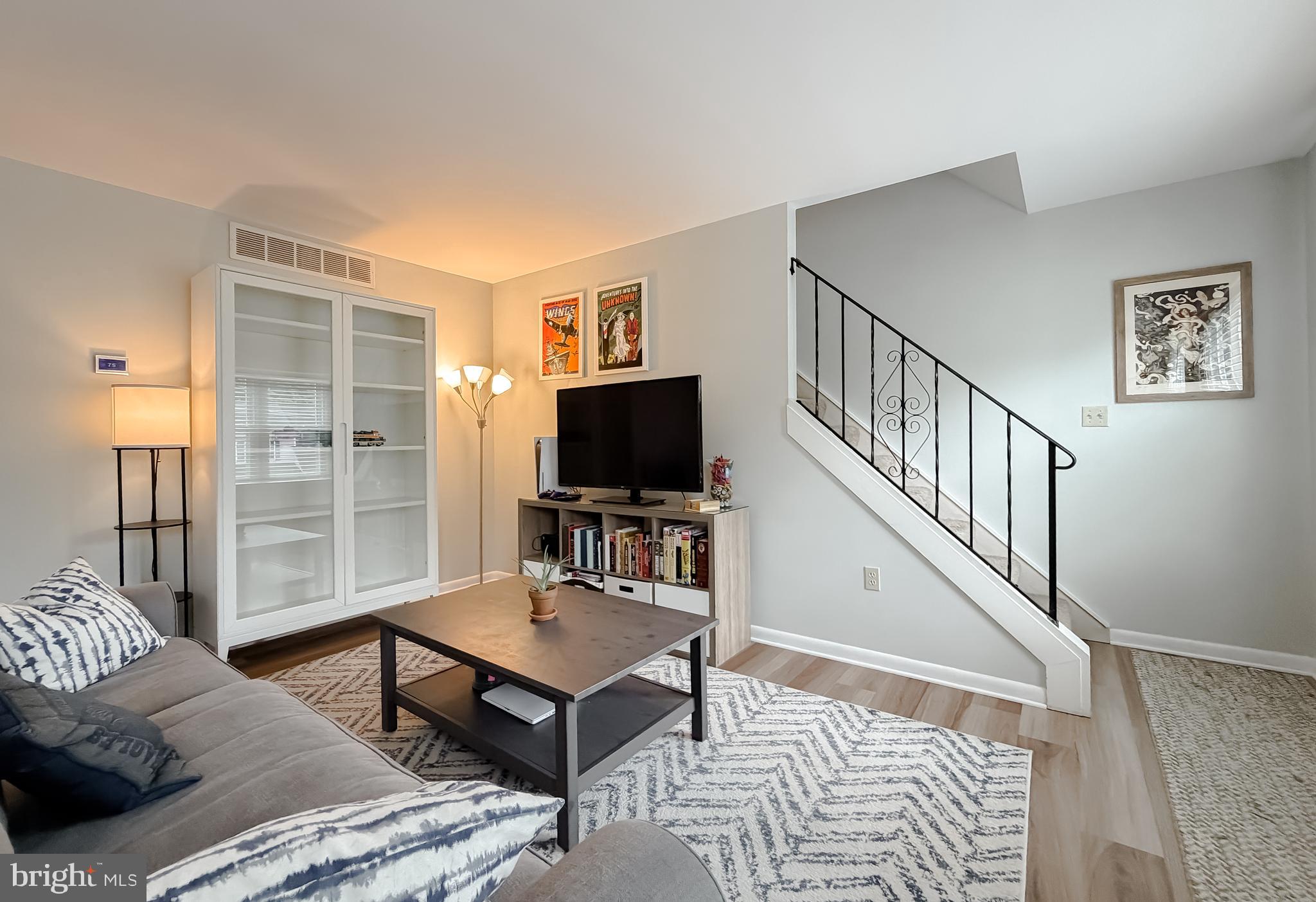 COURT PLAZA TOWNHOUSES - Residential