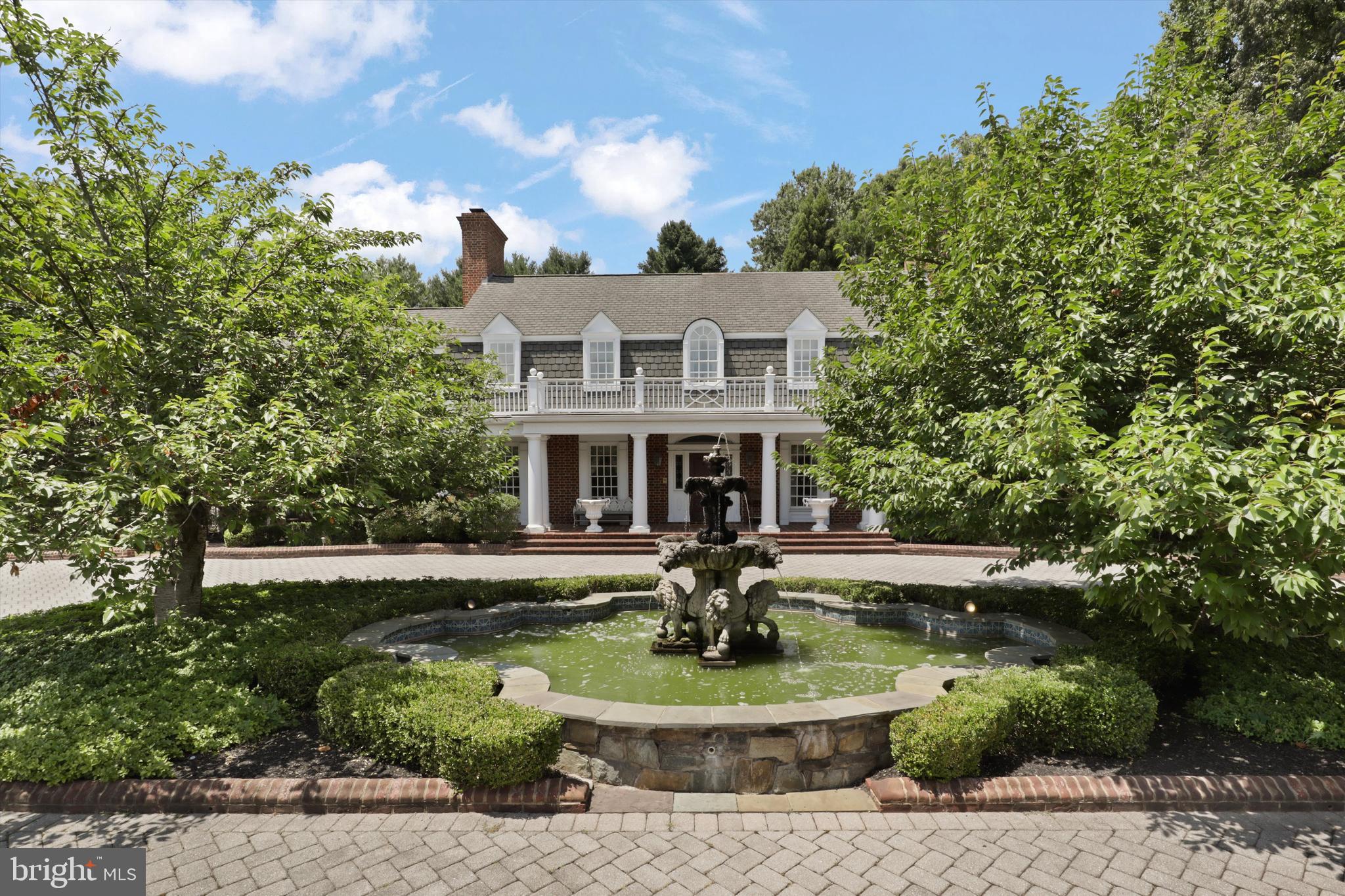SADDLE RIDGE - Residential