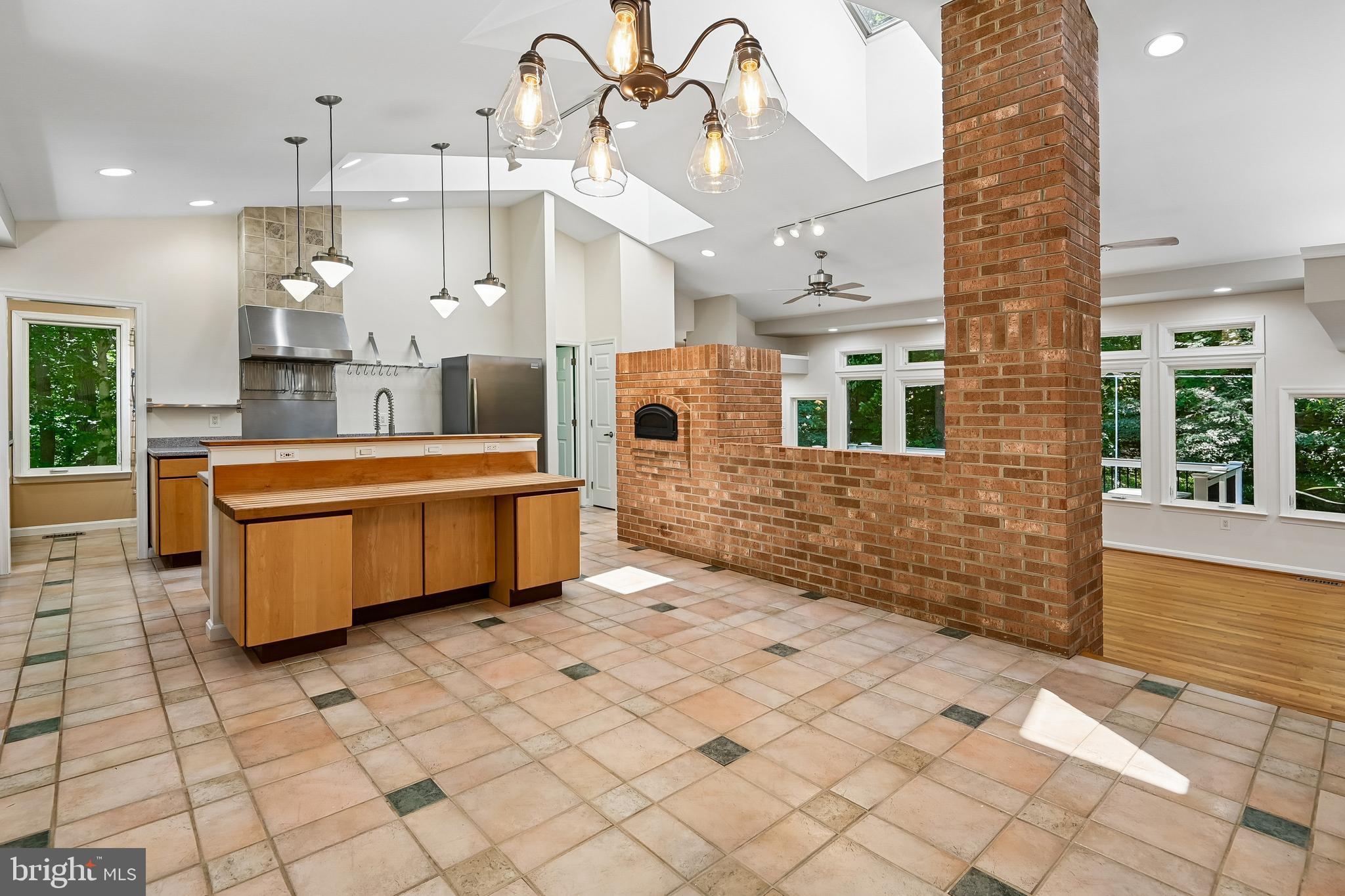 DAVIDSONVILLE - Residential