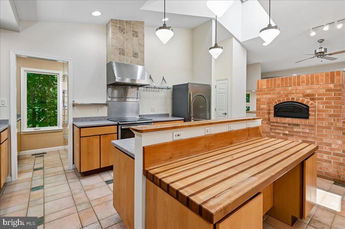 DAVIDSONVILLE - Residential