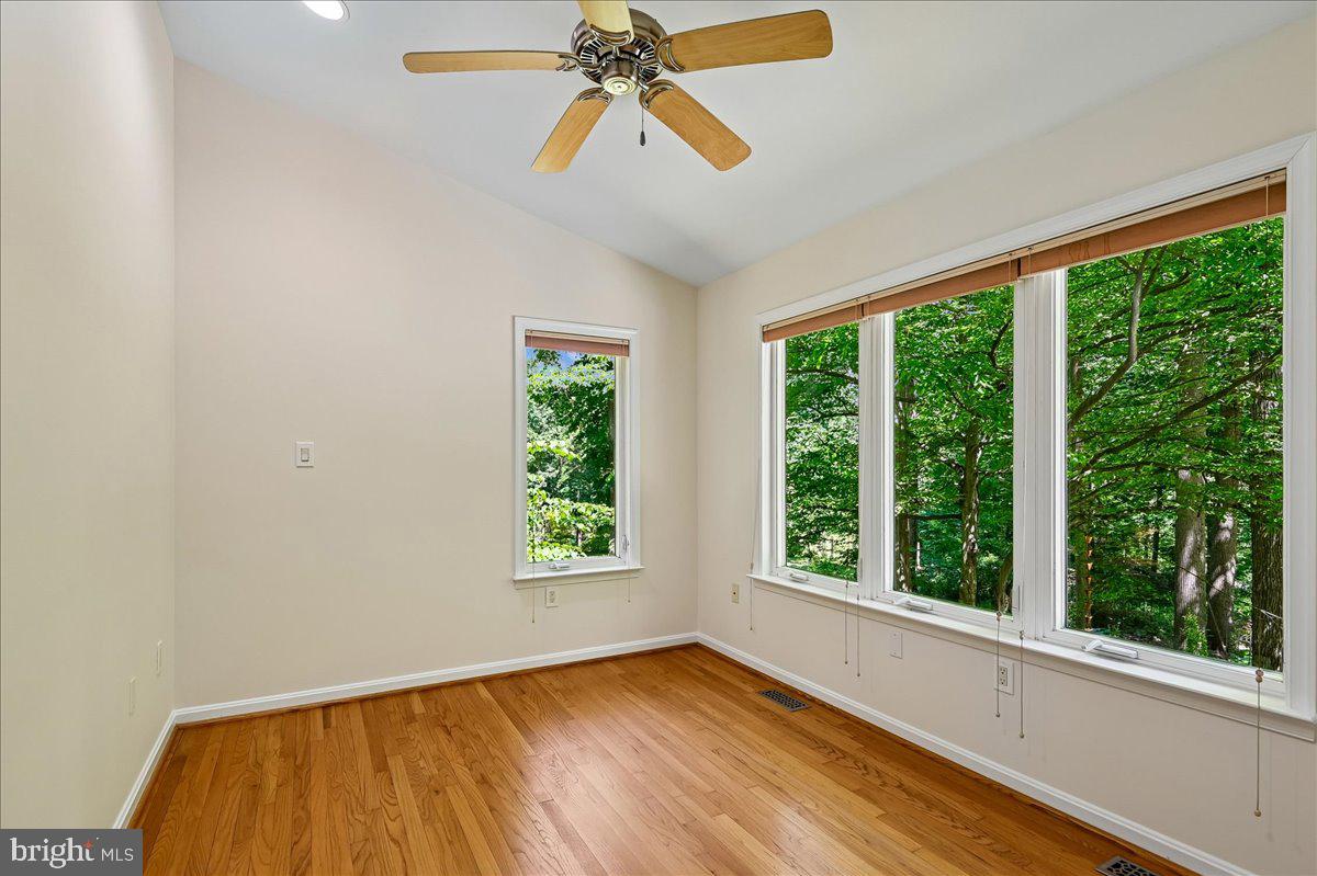 DAVIDSONVILLE - Residential