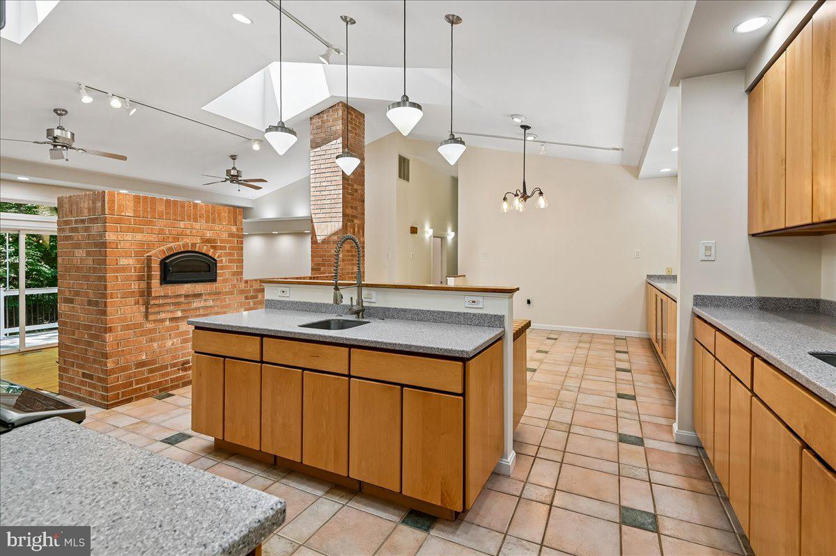 DAVIDSONVILLE - Residential