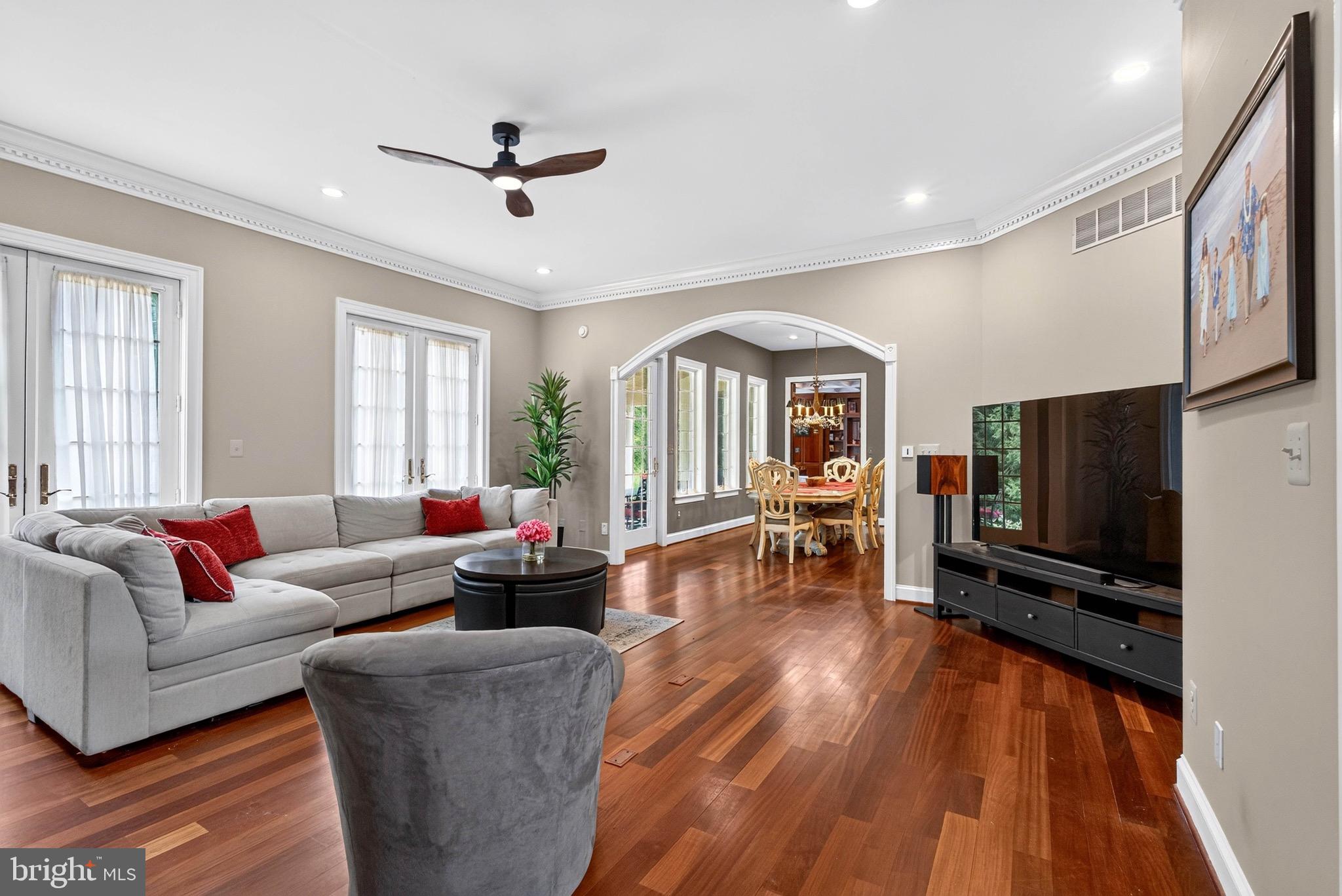 HAYFIELDS - Residential