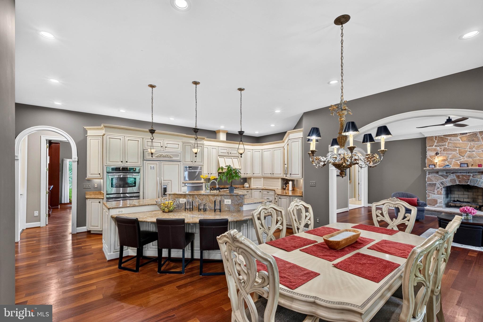 HAYFIELDS - Residential