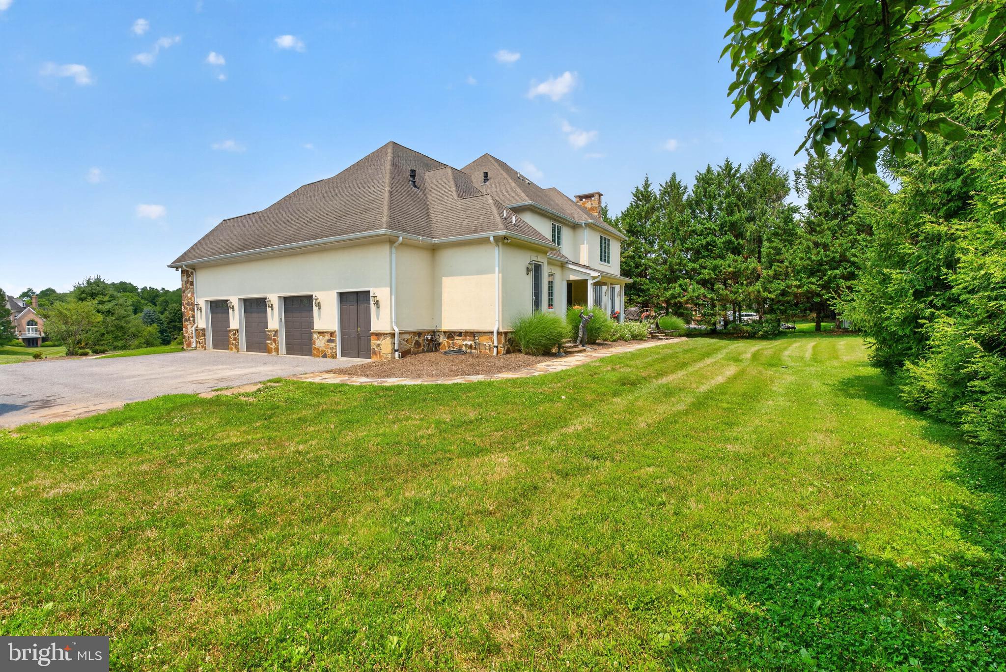 HAYFIELDS - Residential