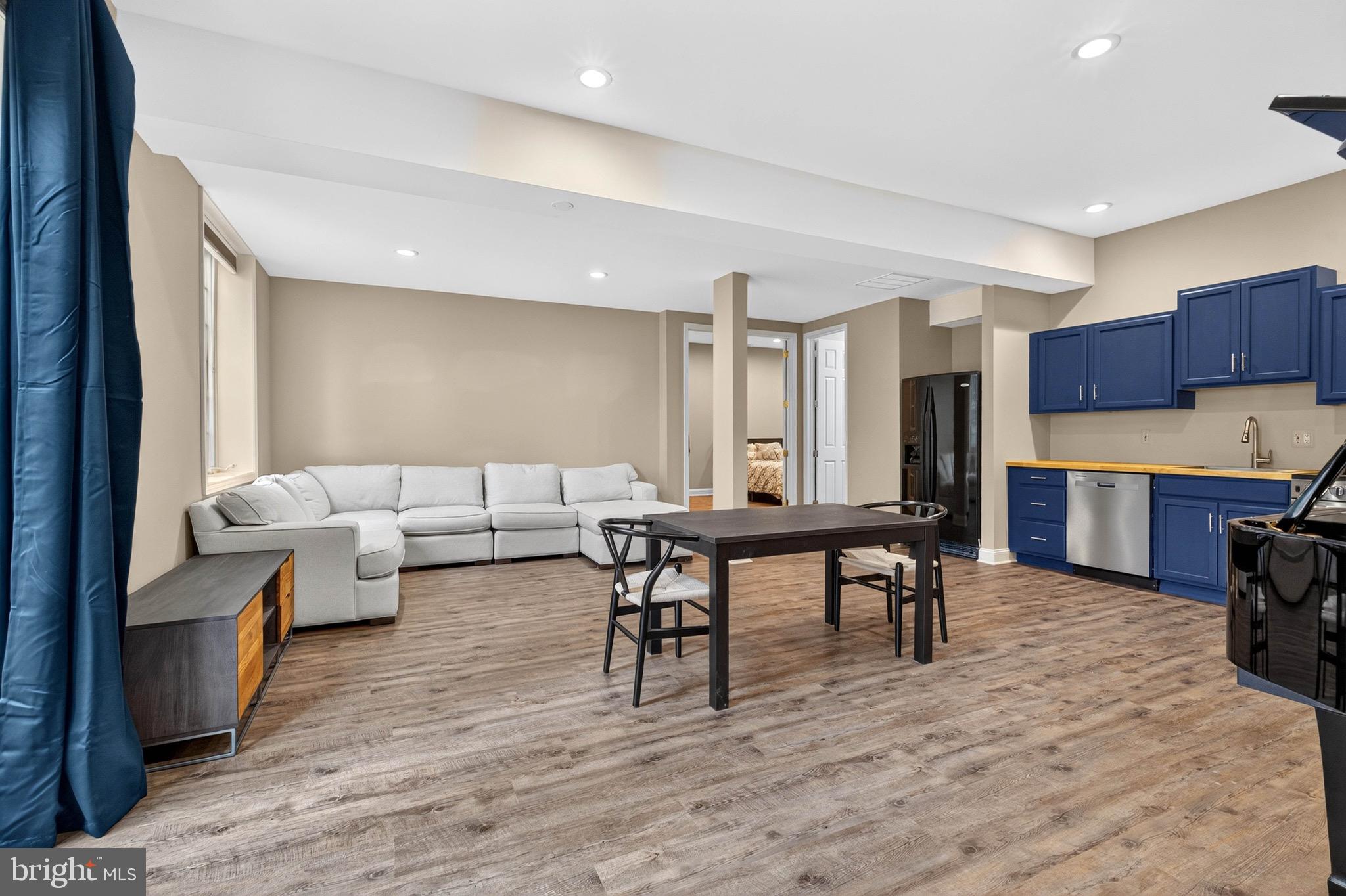 HAYFIELDS - Residential